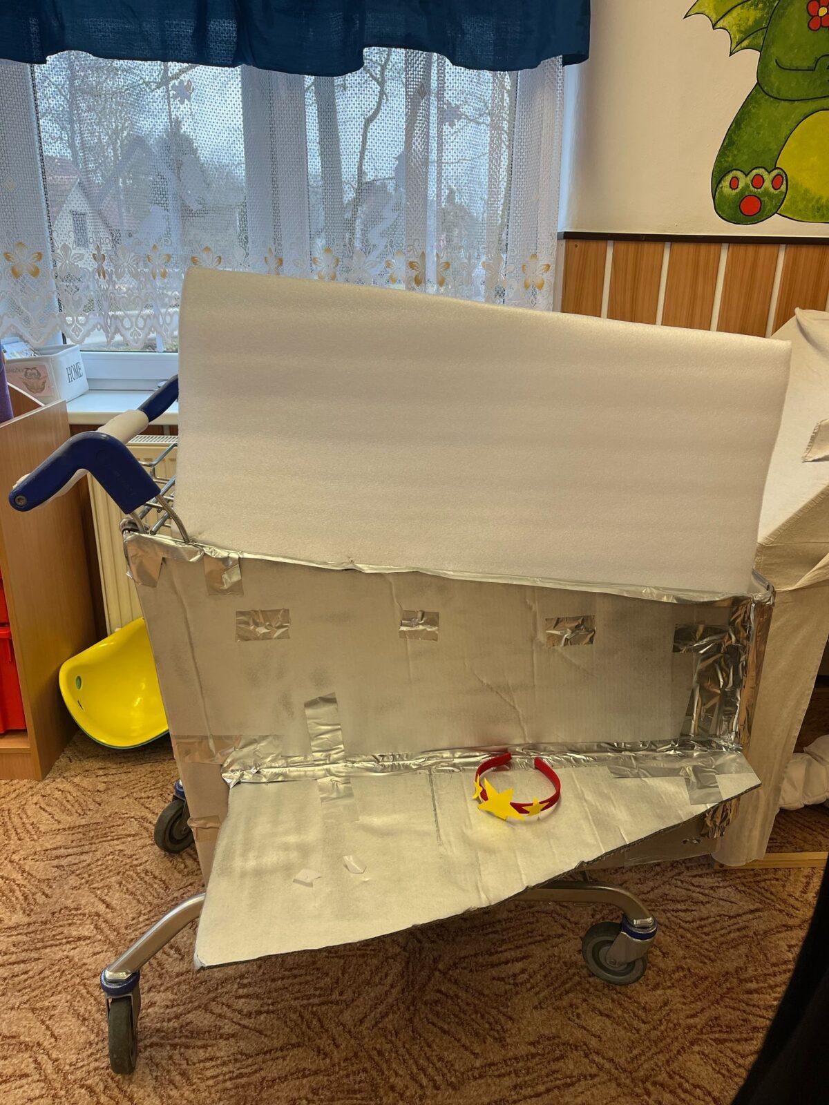 karneval na téma vesmír + přehlídka raket - 1