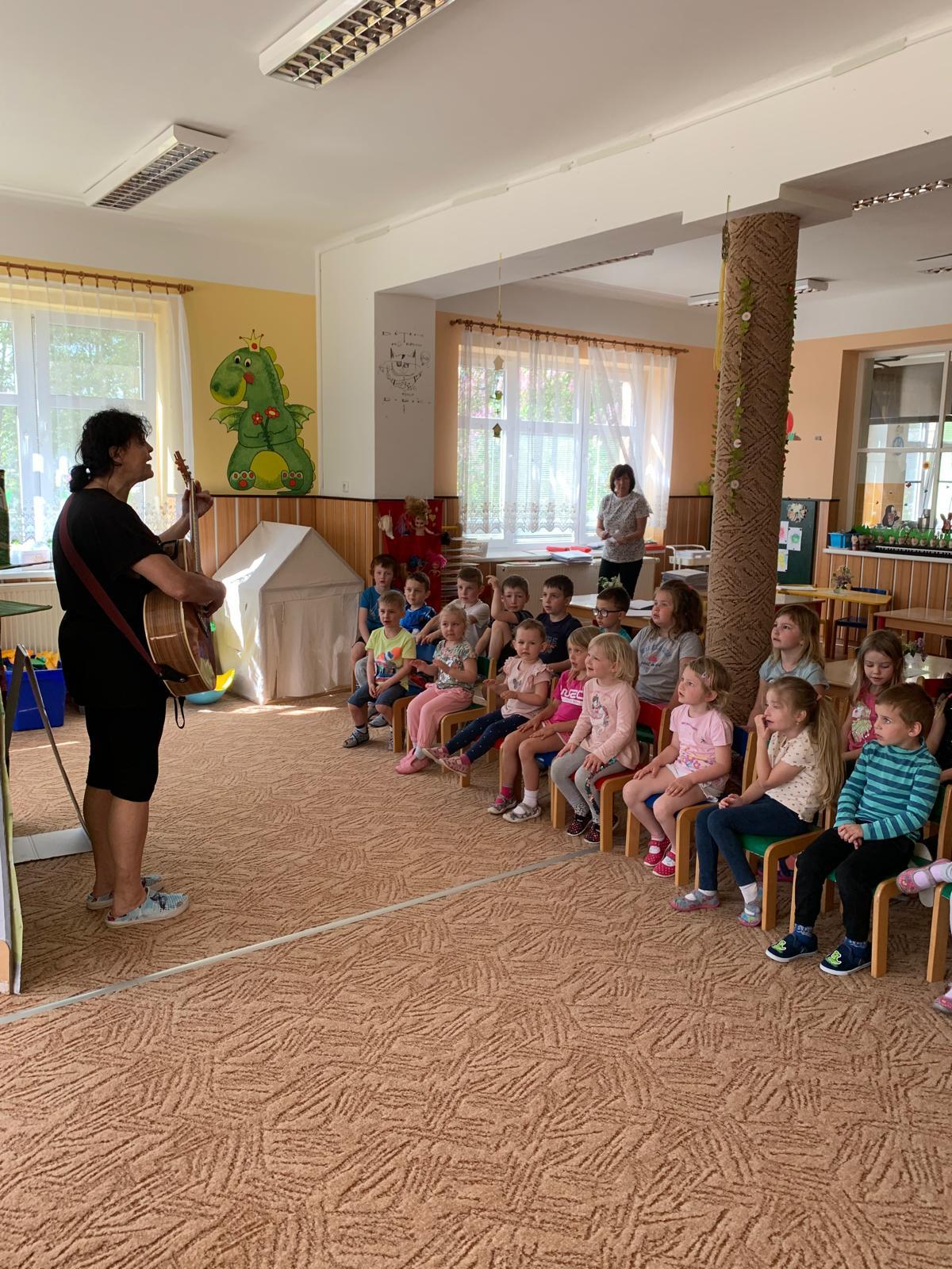 divadlo - „ Jak Jeníček do města zabloudil “ - 1