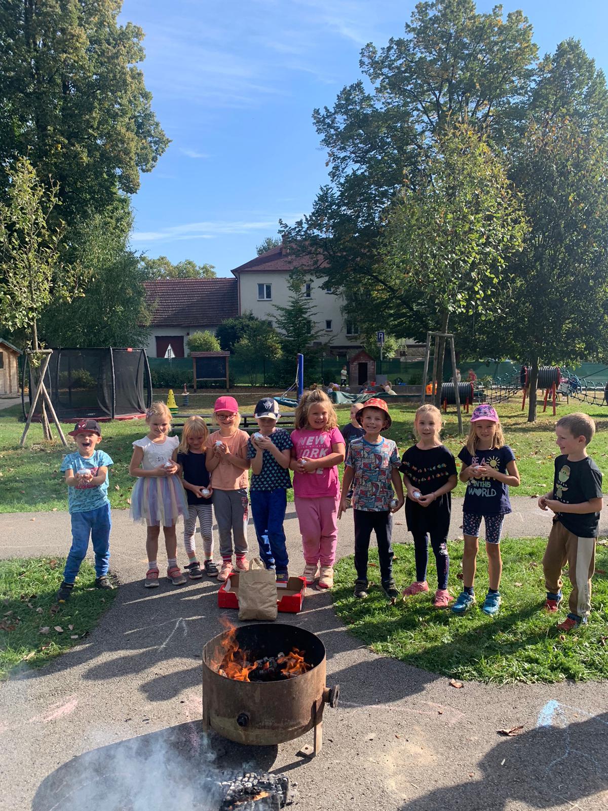 Ohníčkohraní a pečení brambor... - 1