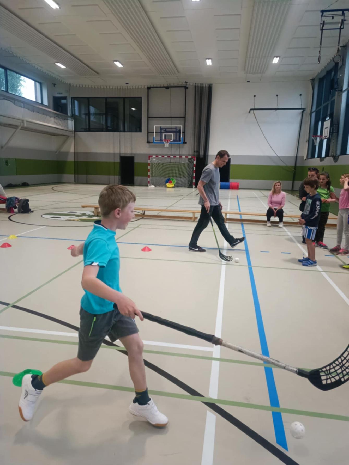 Družinka a děti s rodiči**"sportovní odpoledne" - 1