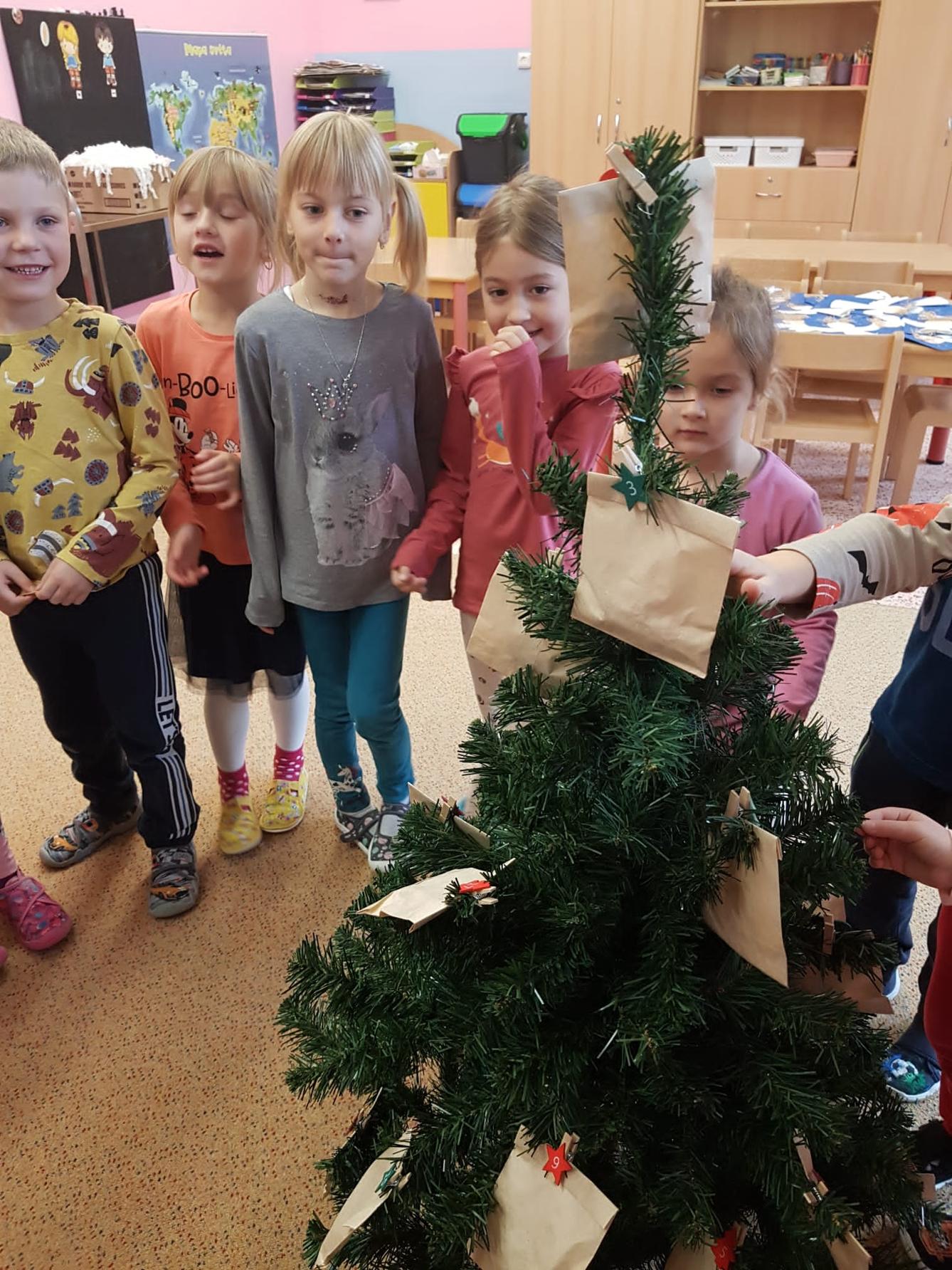 ADVENTNÍ ČAS VE ŠKOLCE - 4