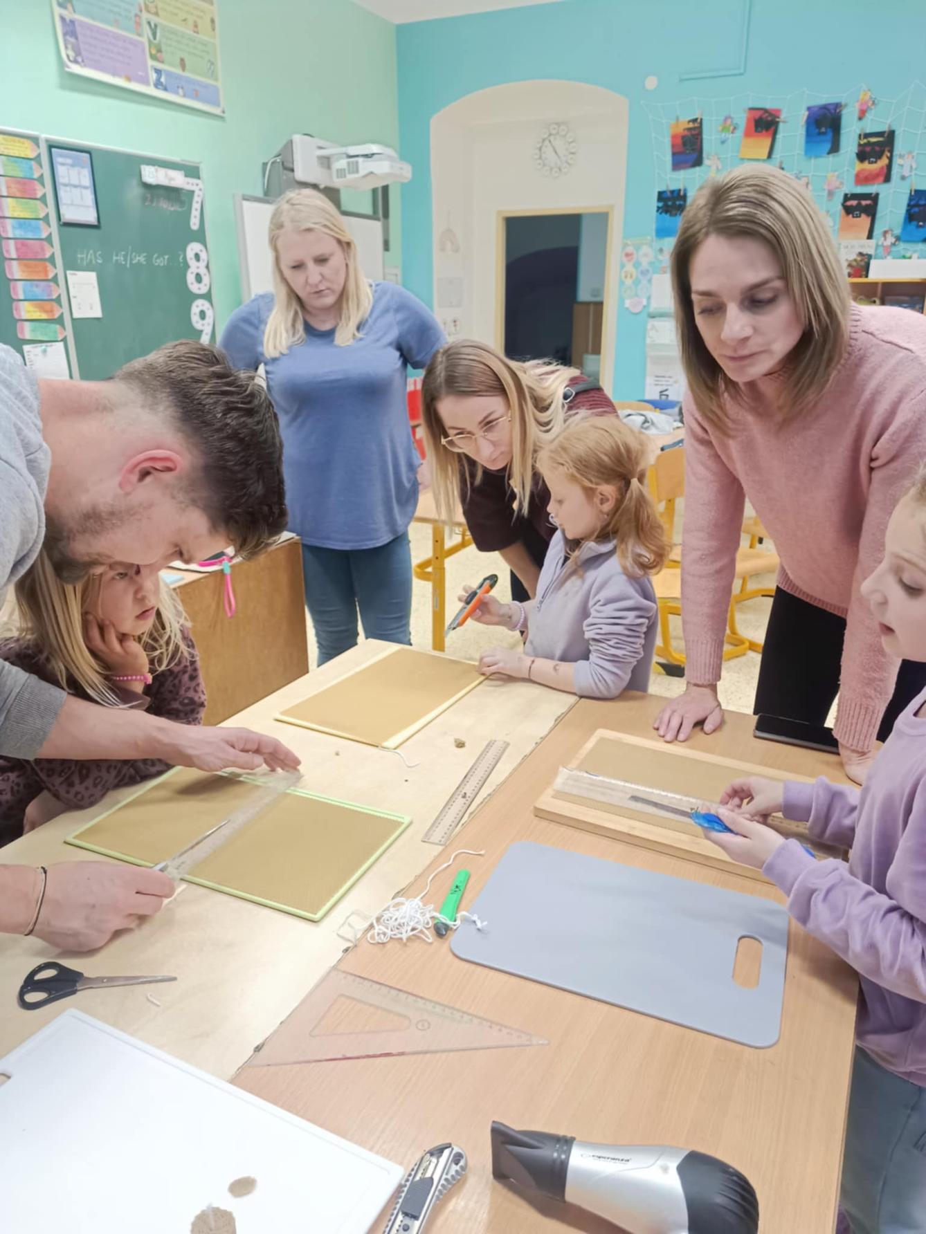 VÝROBA SVÍČEK - DRUŽINKY 1.a 2. oddělení - 3