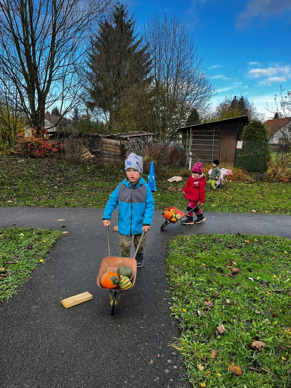 podzimní hry na zahradě - 2