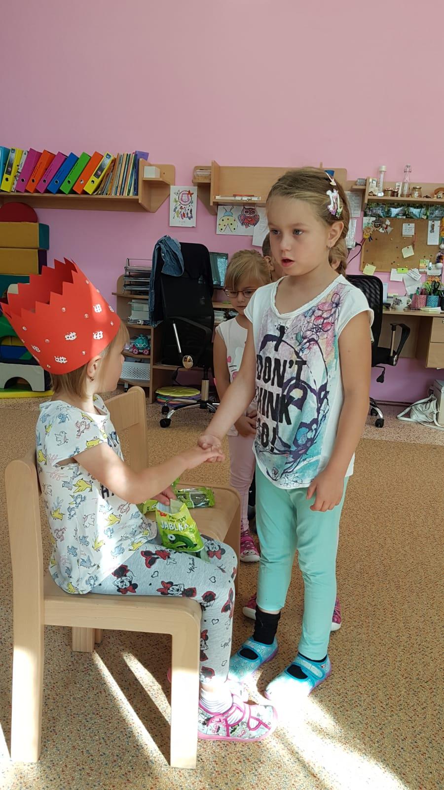 SLAVÍME: BARUNKA MÁ NAROZENINY - 1