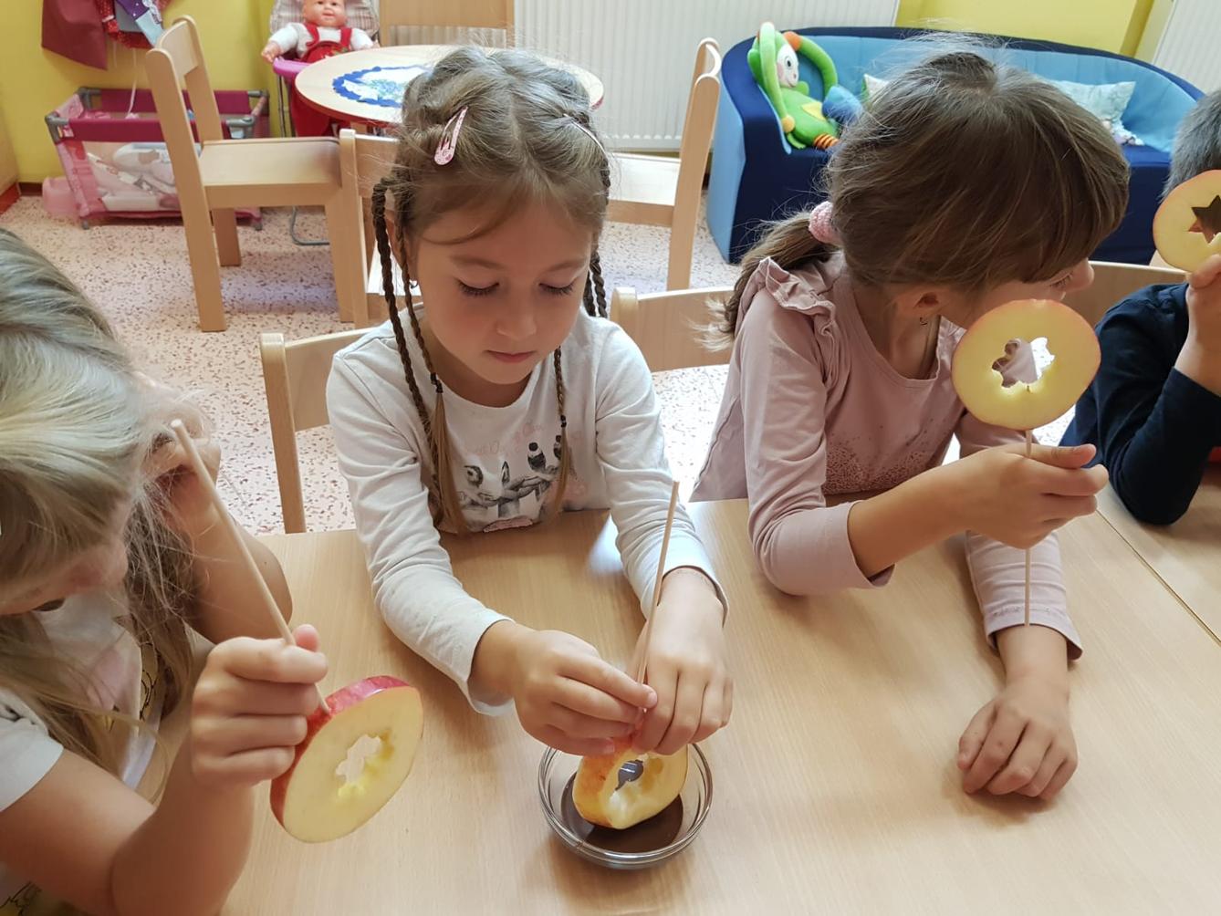 SOVIČKY: ,,ČAS JABLÍČKOVÉ VŮNĚ" - 2