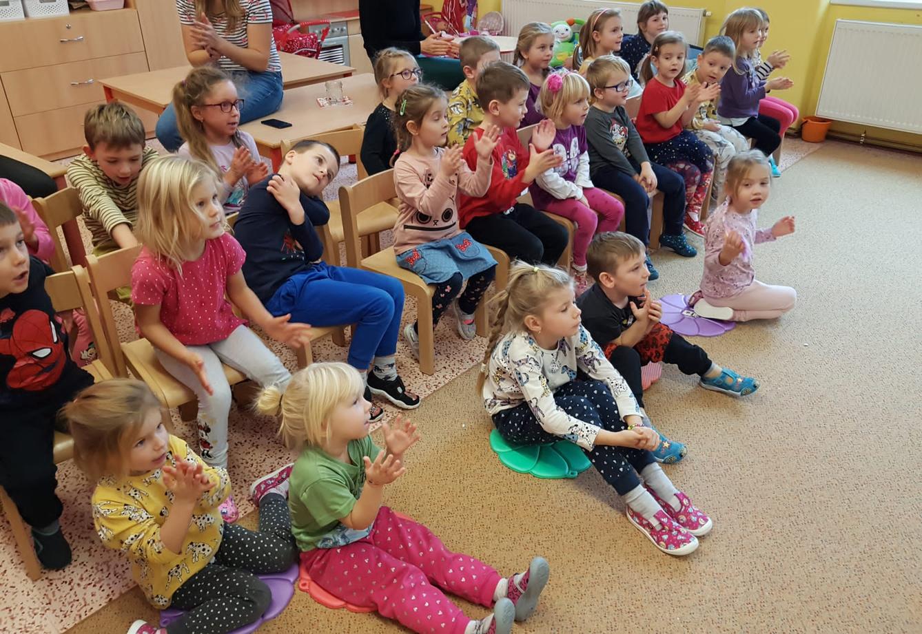 divadýlko: ,,JAK ČERTÍ JELITO A KOPYTO VAŘILI VTIPNOU KAŠI" - 2