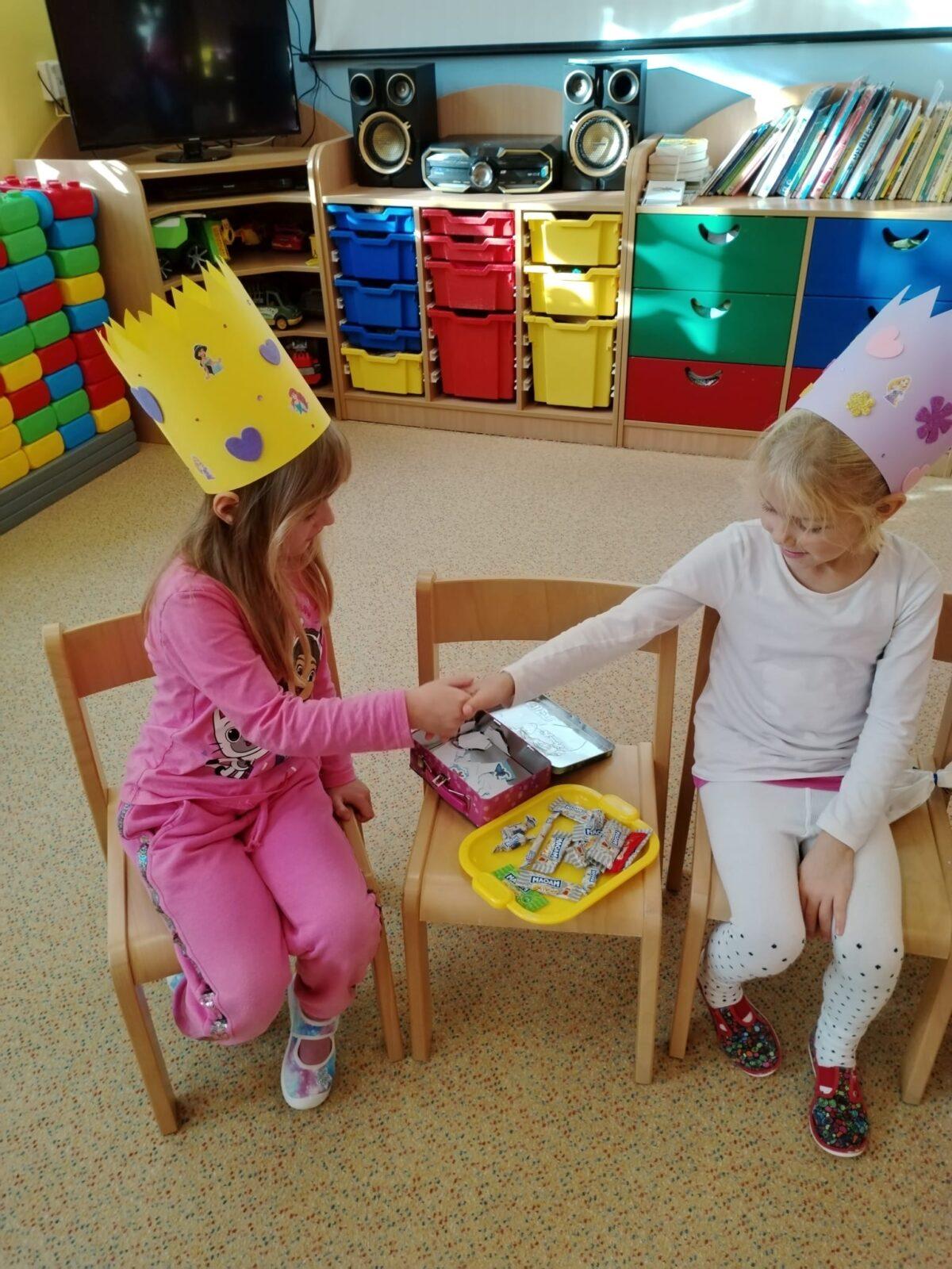 SLAVÍME: ELENKA, KAROLÍNKA A NATÁLKA MAJÍ NAROZENINY - 4