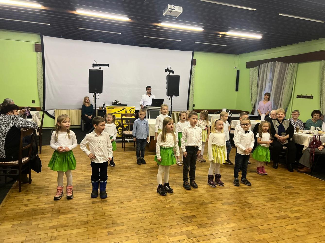 VYSTOUPENÍ PRO LIBCHAVSKÉ SENIORY - 1