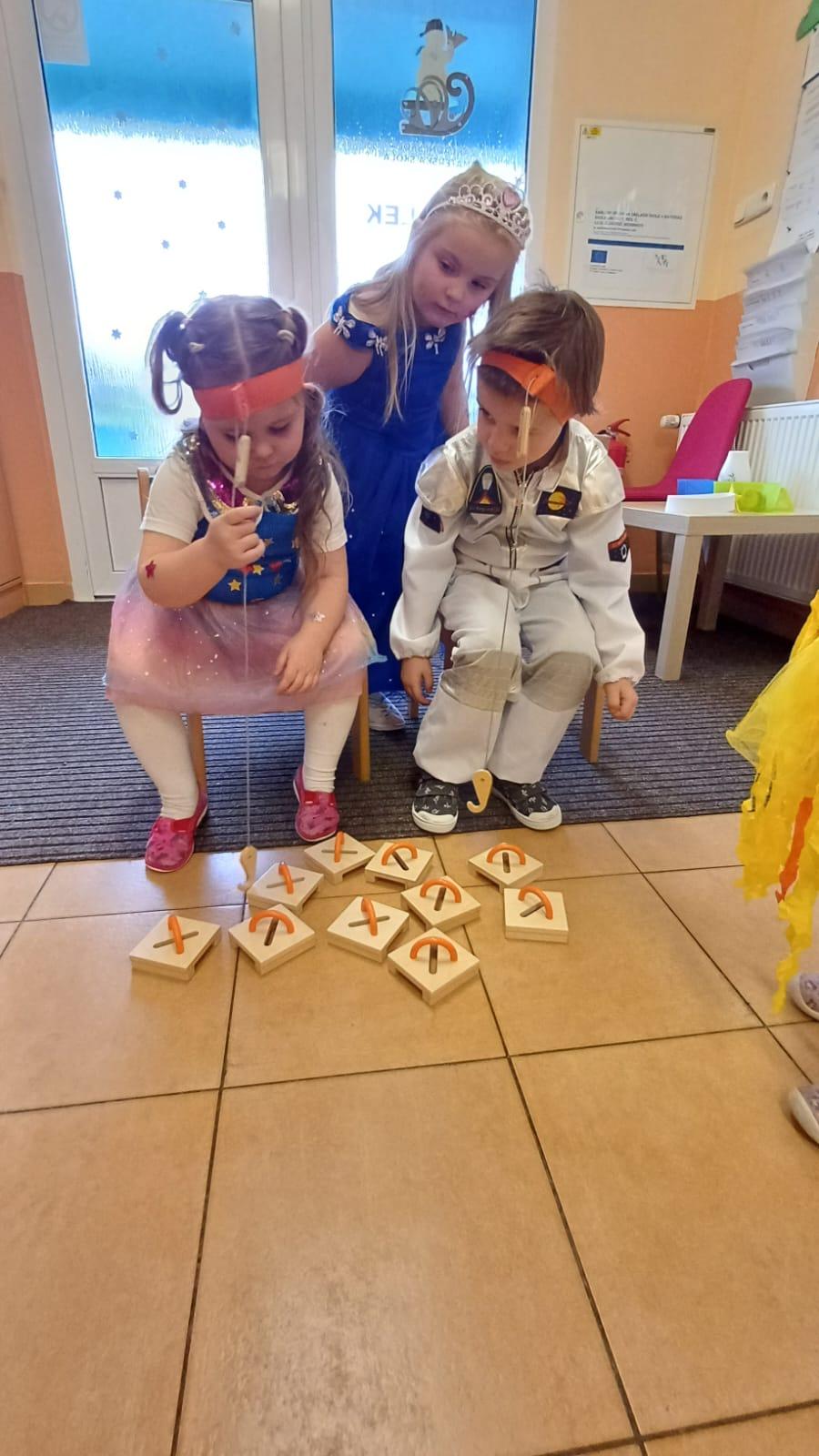 karneval na téma vesmír + přehlídka raket - 6