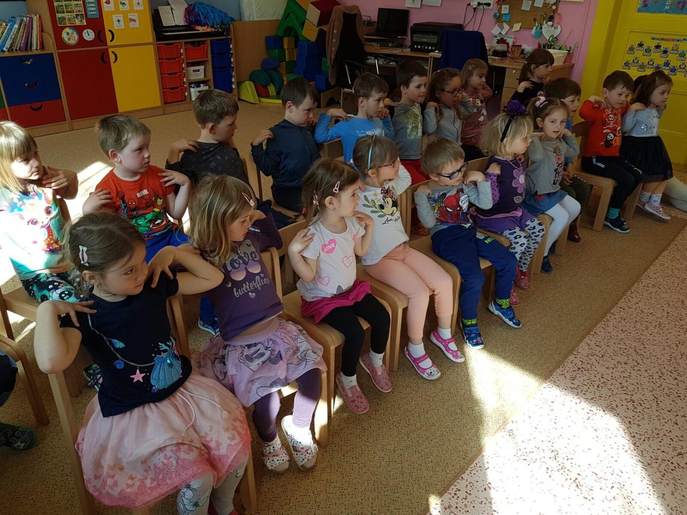 KNIHADÝLKO: ,,DOBRODRUŽSTVÍ PAVOUKA ČENDY" - 2