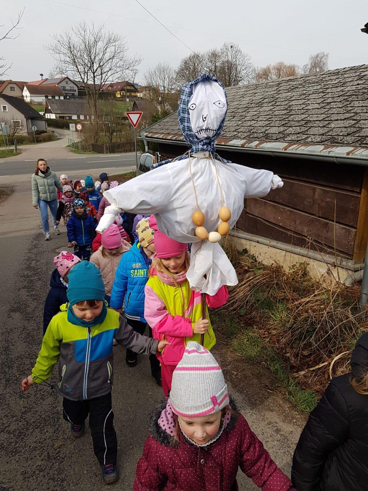 VYNÁŠENÍ  MORANY - 2