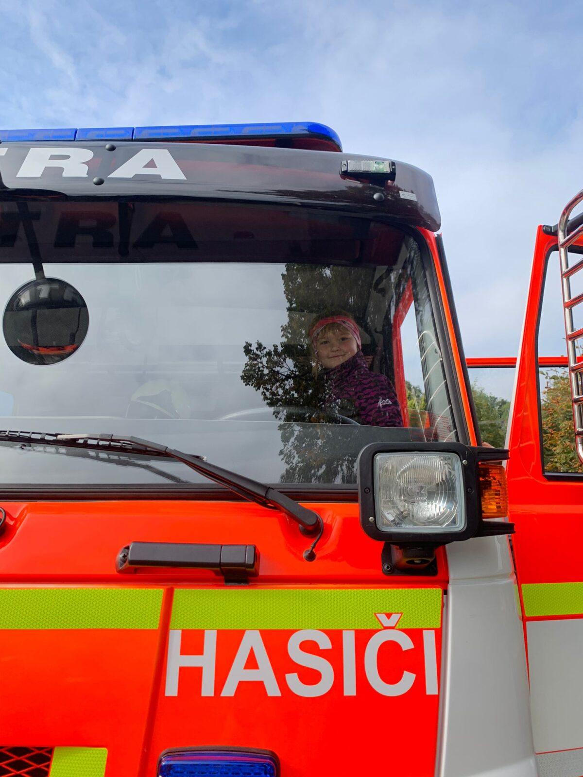 Návštěva dobrovolných hasičů v naší školce... - 2