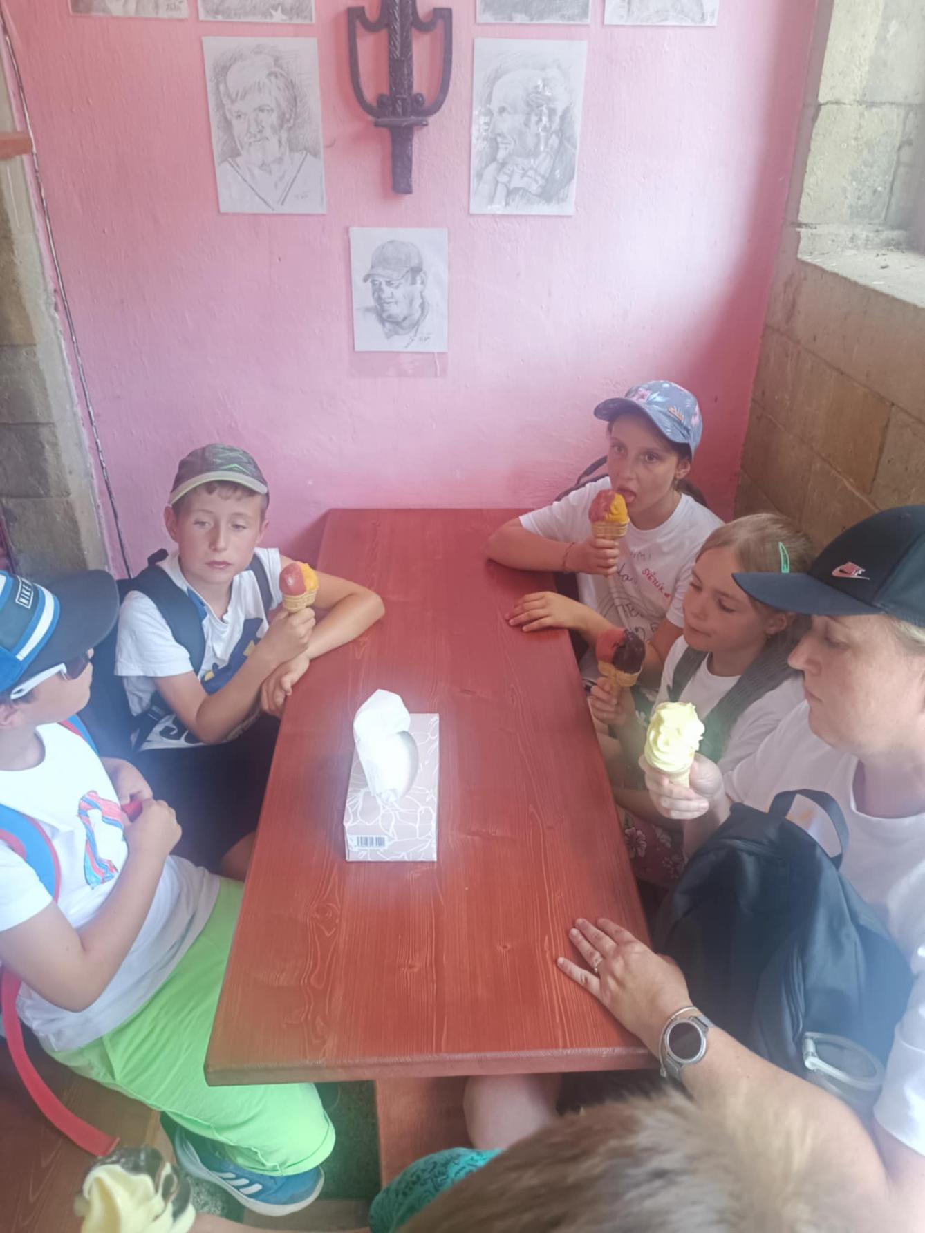 TÝDEN PLNÝ ZÁBAVY II - STŘEDA - 8