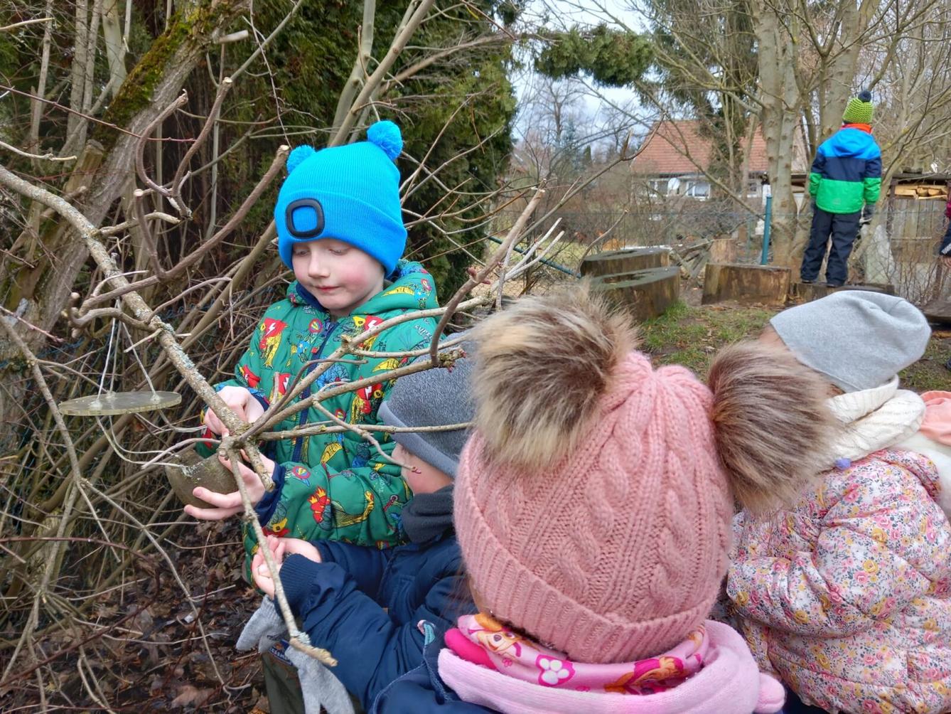 hry na ledu a krmení ptáčků - 3