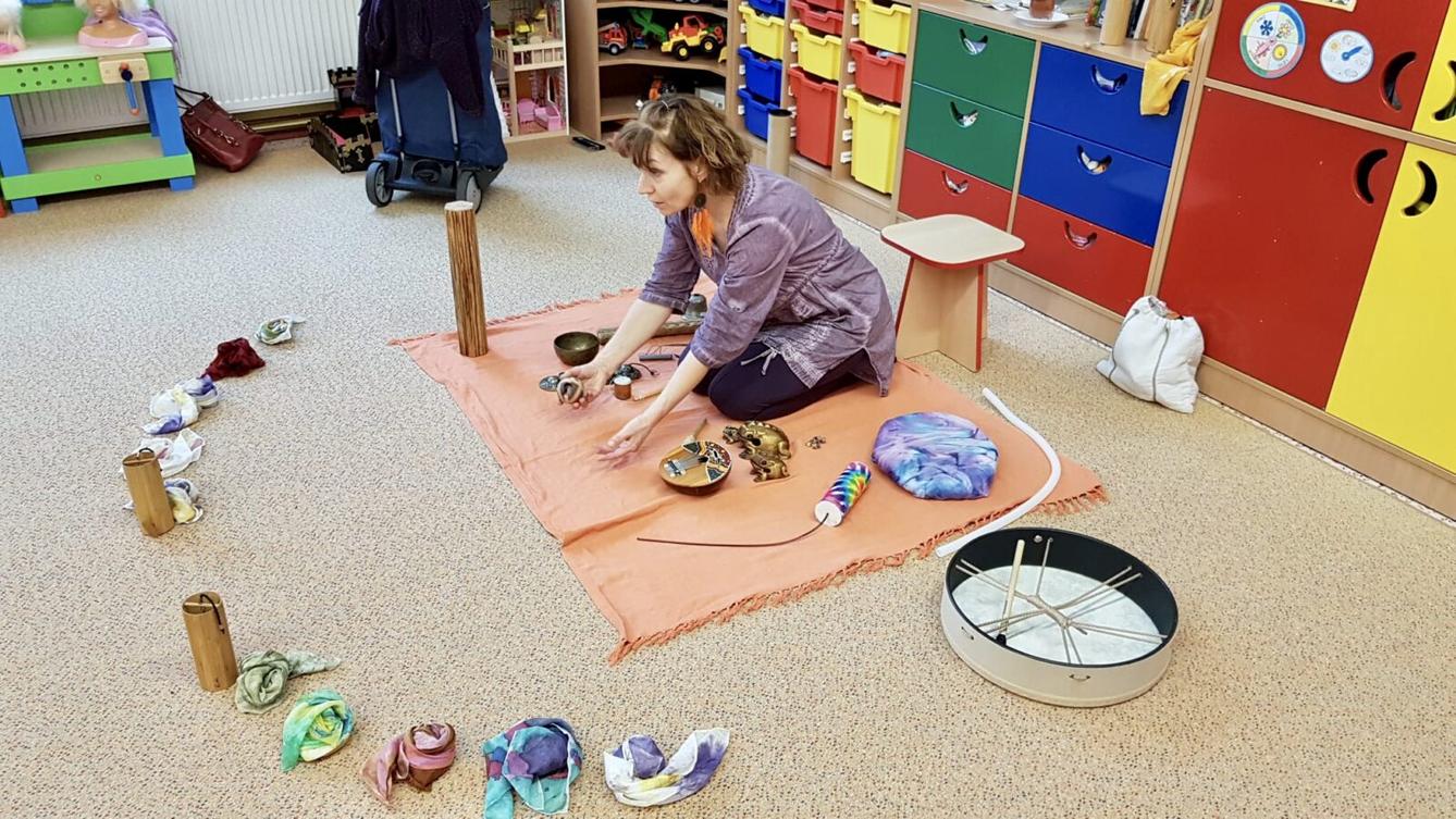 MUZIKOTERAPIE: ,,INDIÁNSKÁ POHÁDKA" - 5