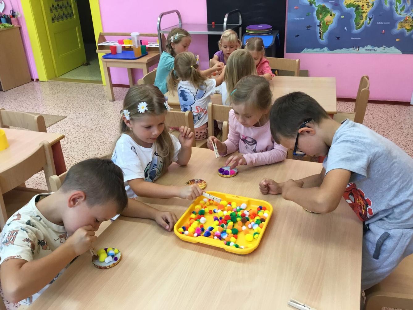 týdenní  projekt: ,,od kytičky k medu" - 6