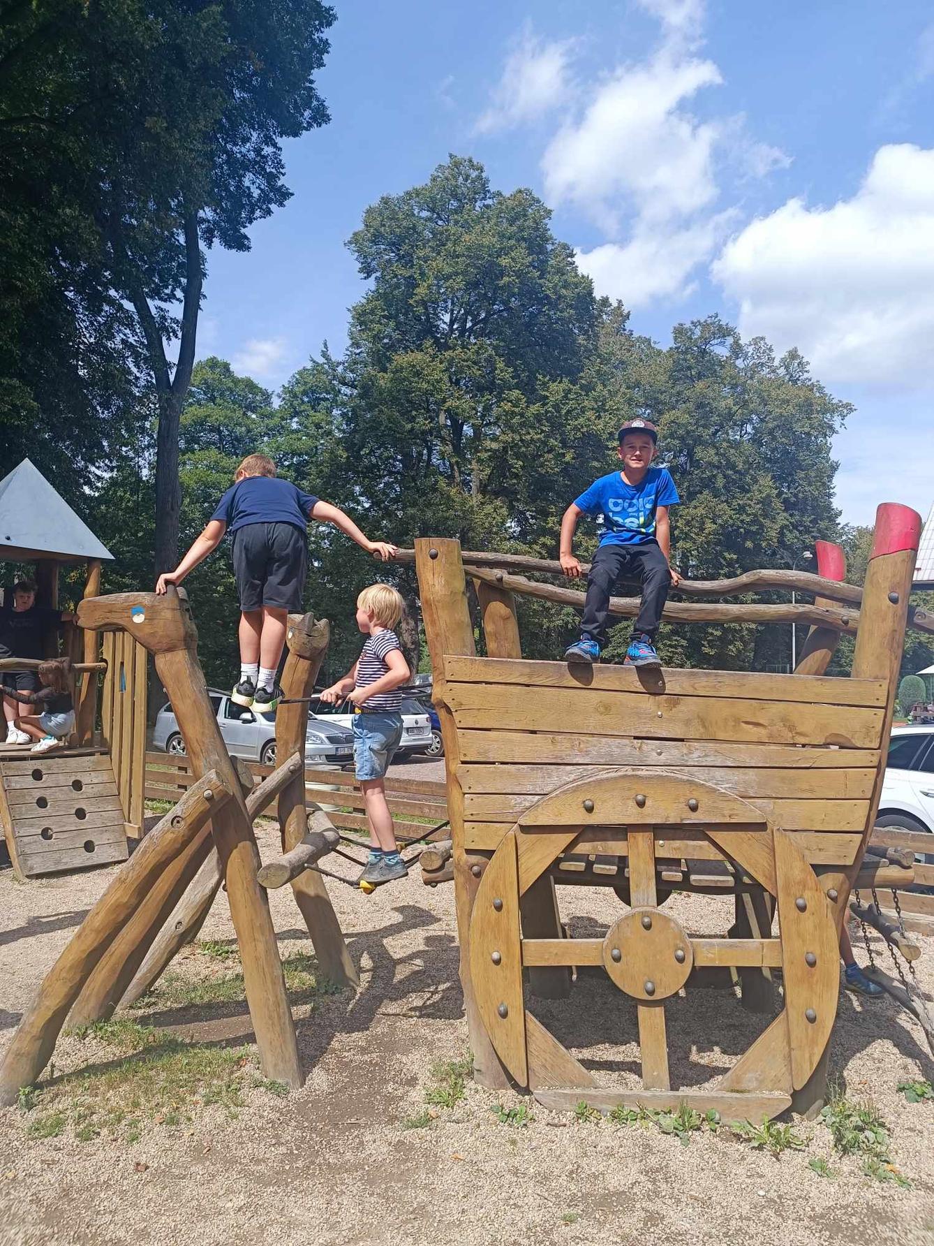 TÝDEN PLNÝ ZÁBAVY - 4. DEN - ČTVRTEK 22.8. 2024 - 5