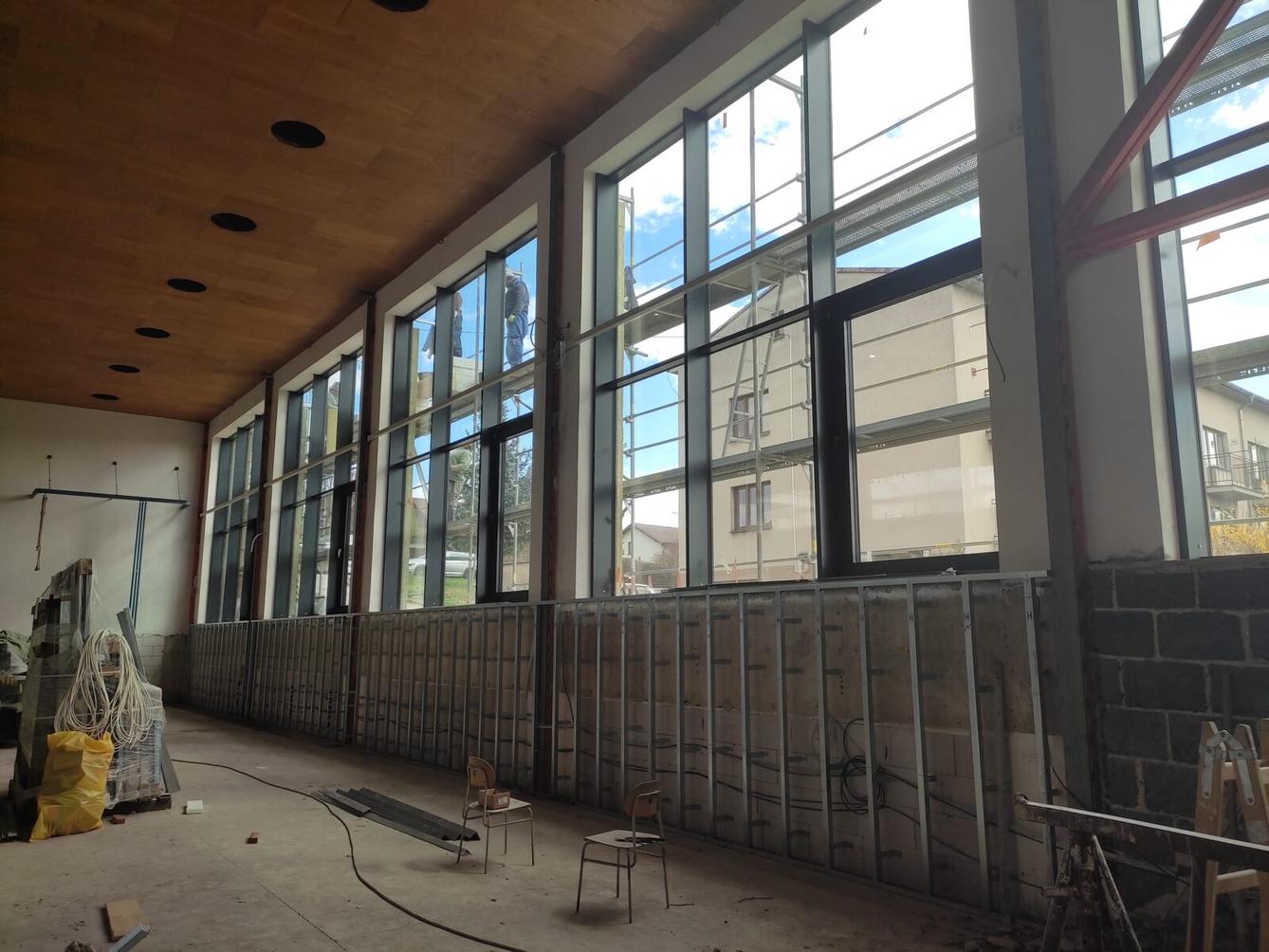 Stavební práce v tělocvičně - 1