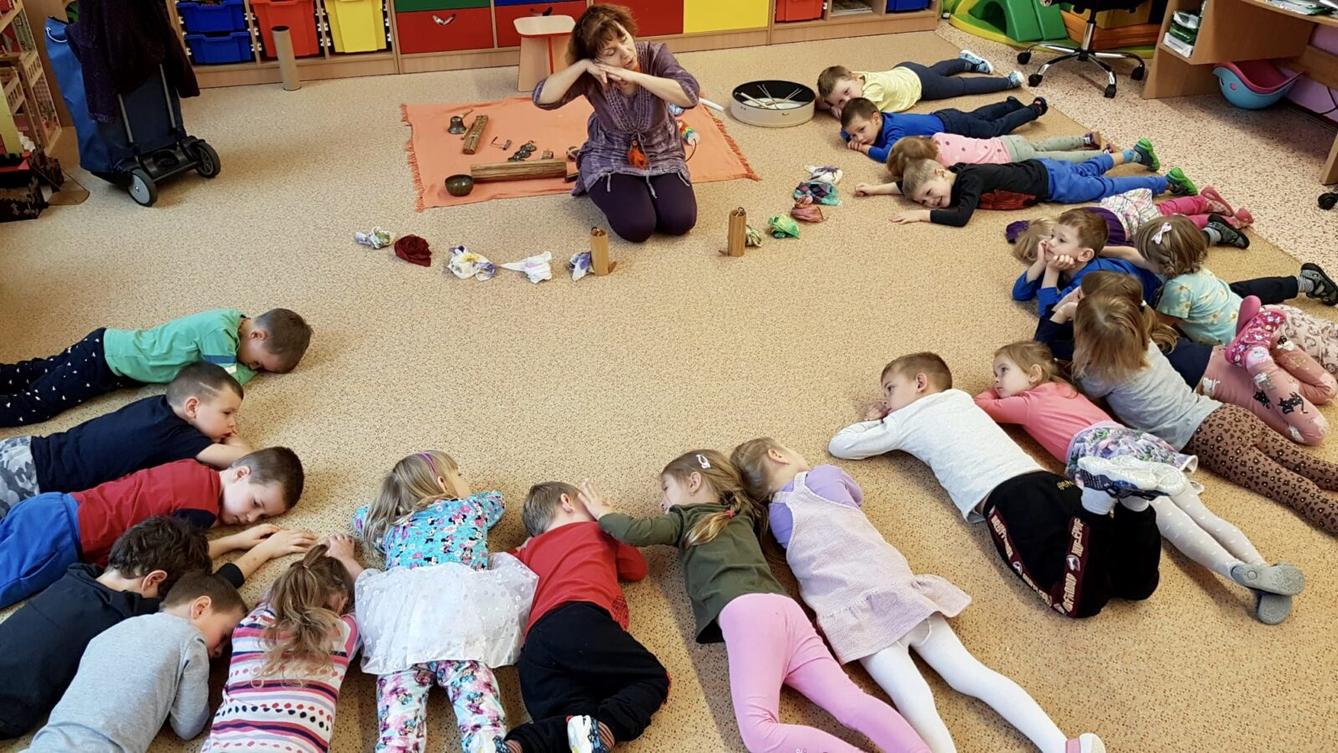 MUZIKOTERAPIE: ,,INDIÁNSKÁ POHÁDKA" - 9