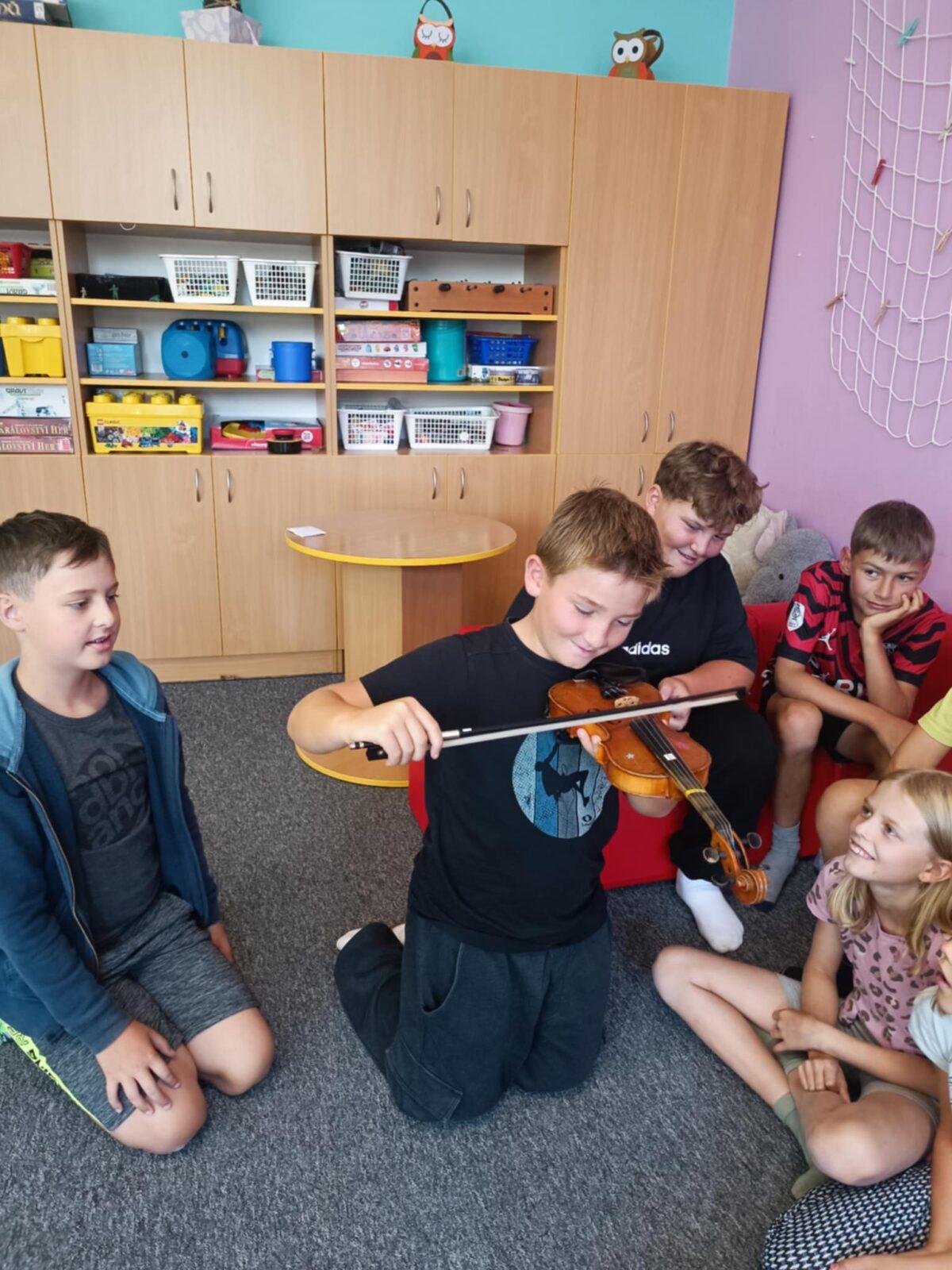 TÝDEN PLNÝ ZÁBAVY II - pátek - 8