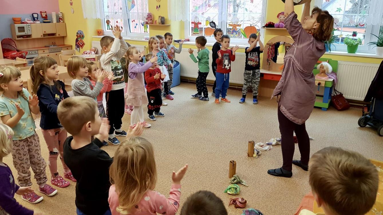 MUZIKOTERAPIE: ,,INDIÁNSKÁ POHÁDKA" - 10