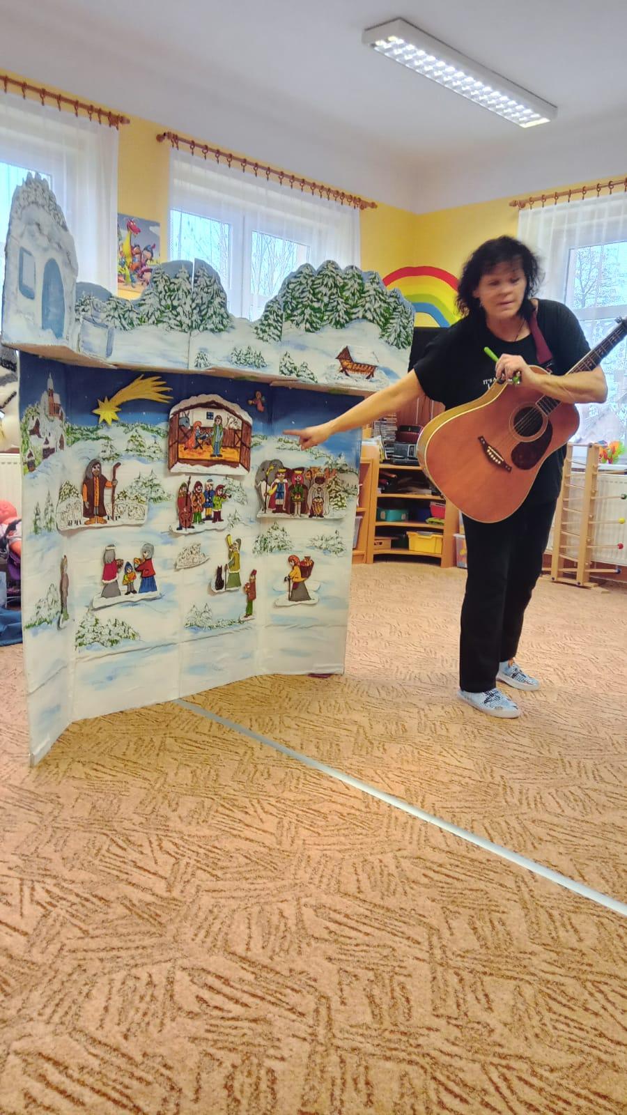 Divadlo ve školce- ,,Vánoční překvapení " - 1