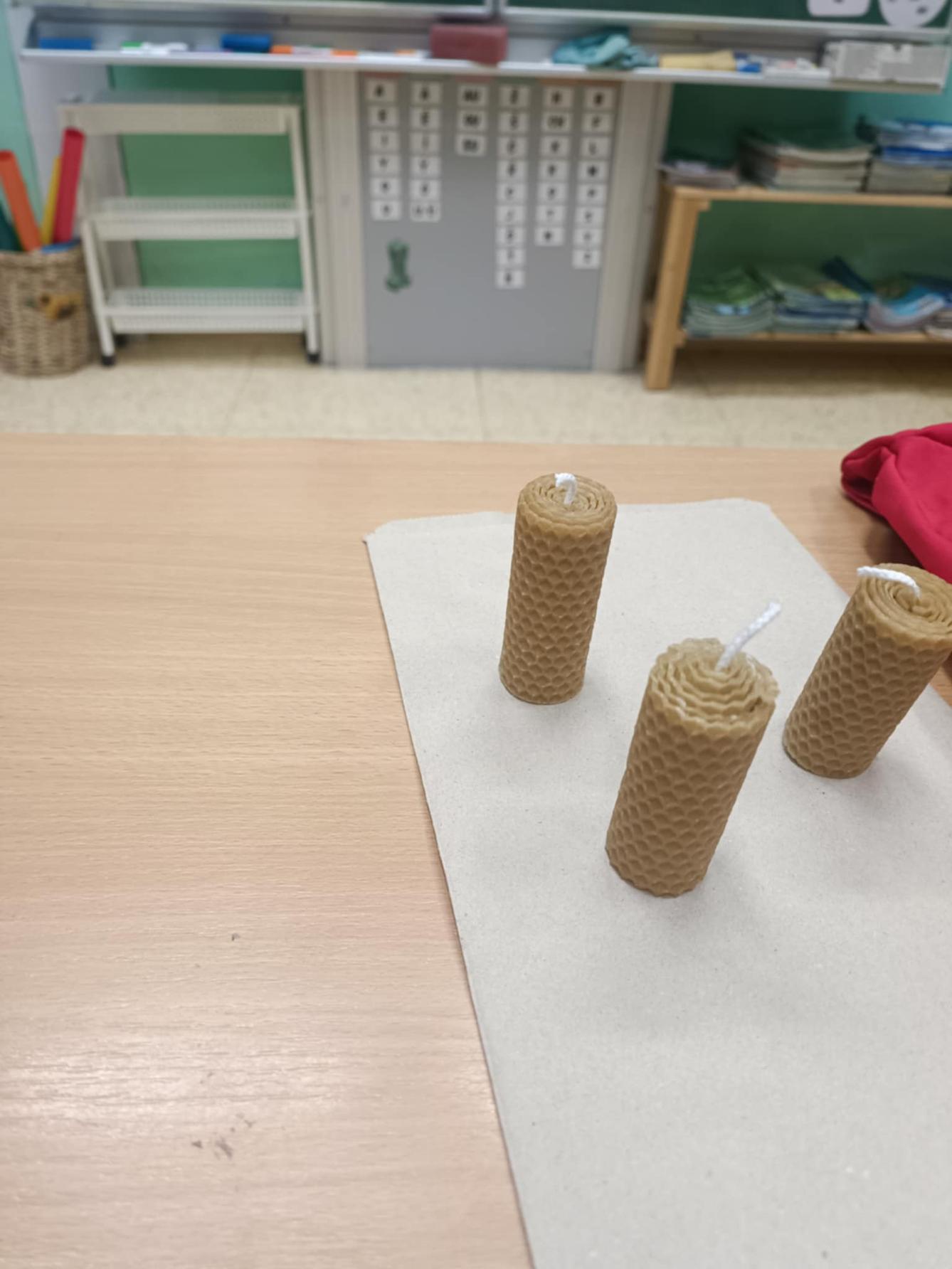 VÝROBA SVÍČEK - DRUŽINKY 1.a 2. oddělení - 8