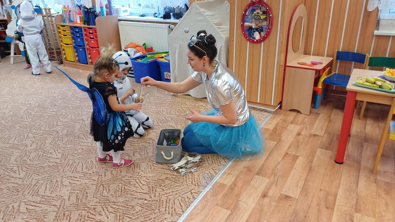 karneval na téma vesmír + přehlídka raket - 9