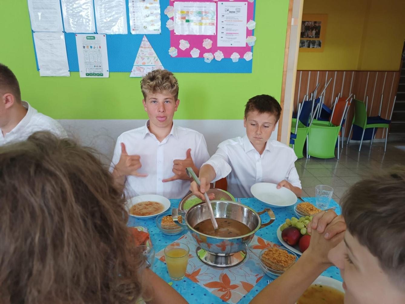 Slavnostní oběd 9. B - 3