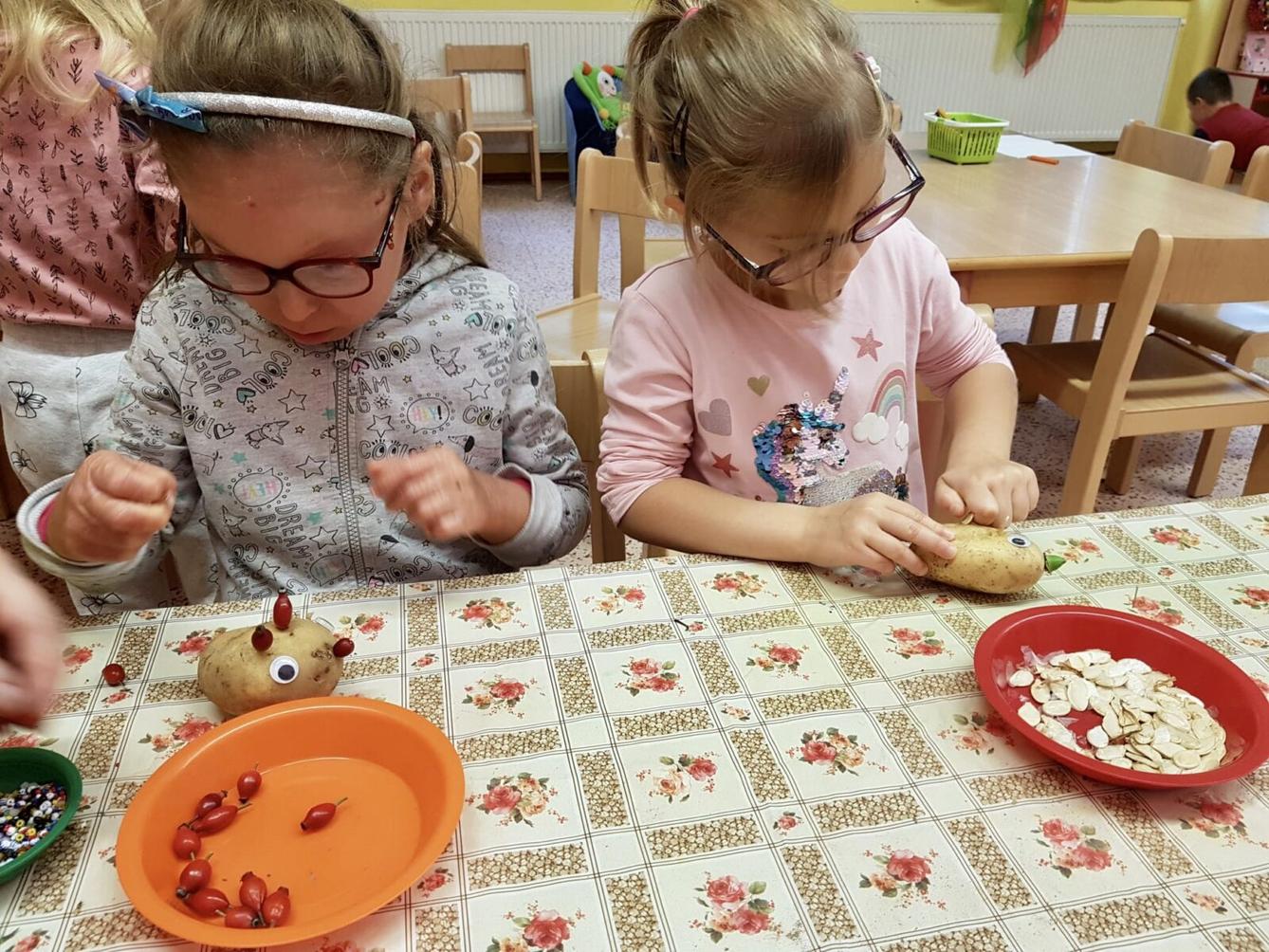 SOVIČKY: ,,LISTÍ ŽLOUTNE, POLETUJE" - 12