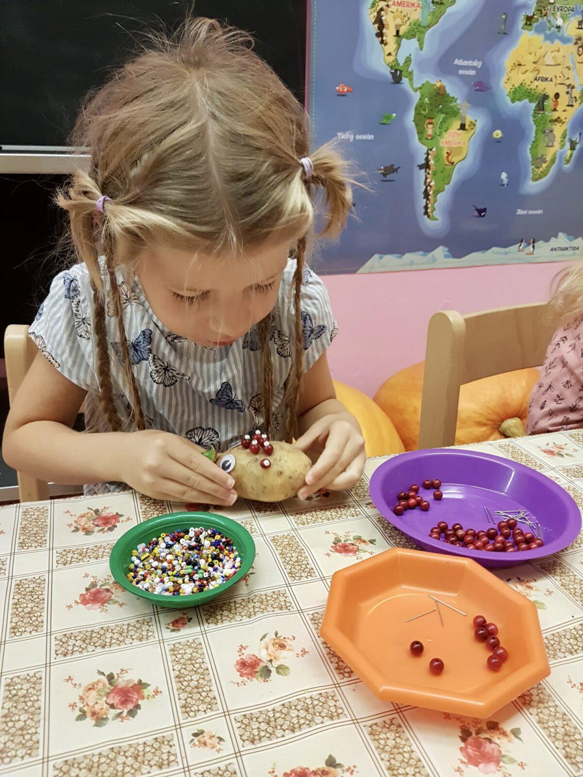 SOVIČKY: ,,LISTÍ ŽLOUTNE, POLETUJE" - 14