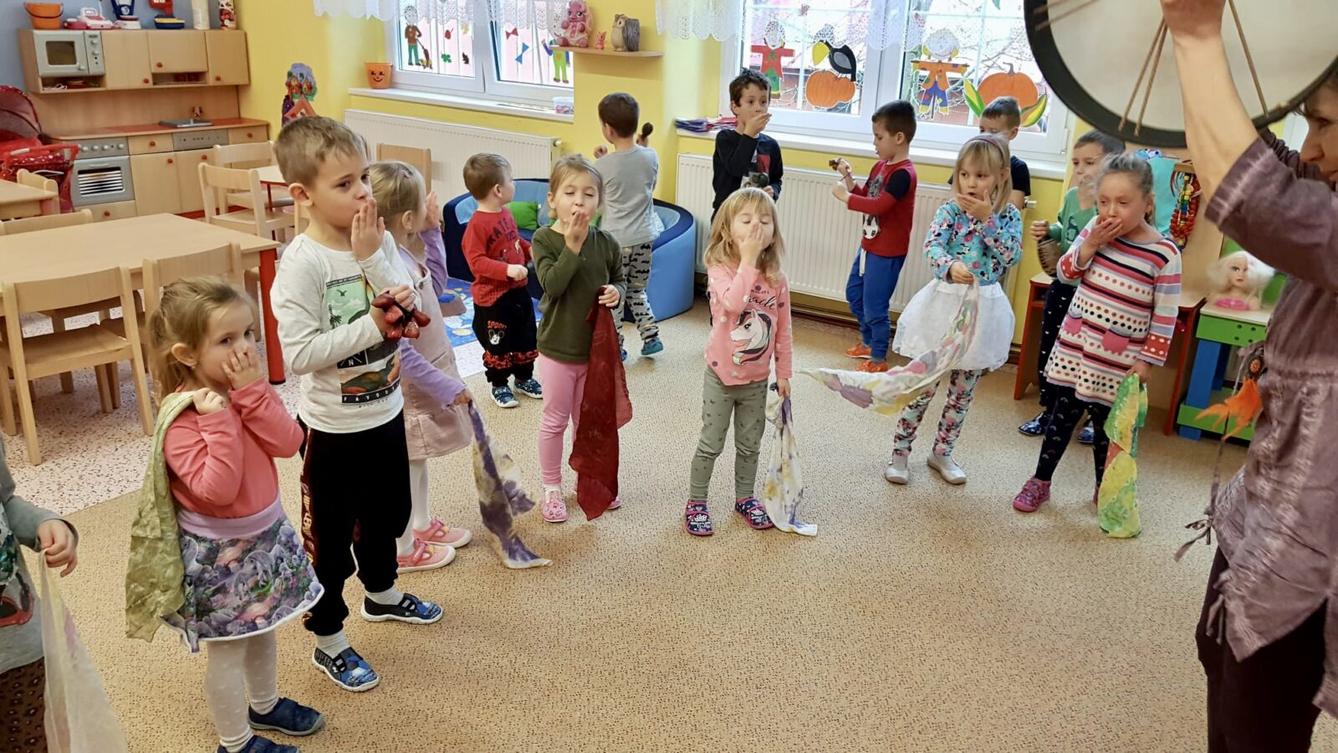 MUZIKOTERAPIE: ,,INDIÁNSKÁ POHÁDKA" - 12