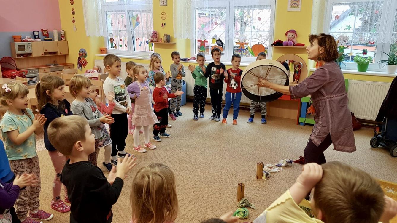 MUZIKOTERAPIE: ,,INDIÁNSKÁ POHÁDKA" - 13