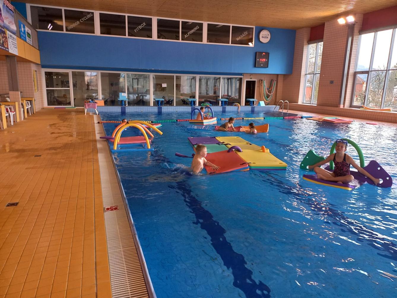 Ukončení plaveckého výcviku - 1. a 5. třída - 14