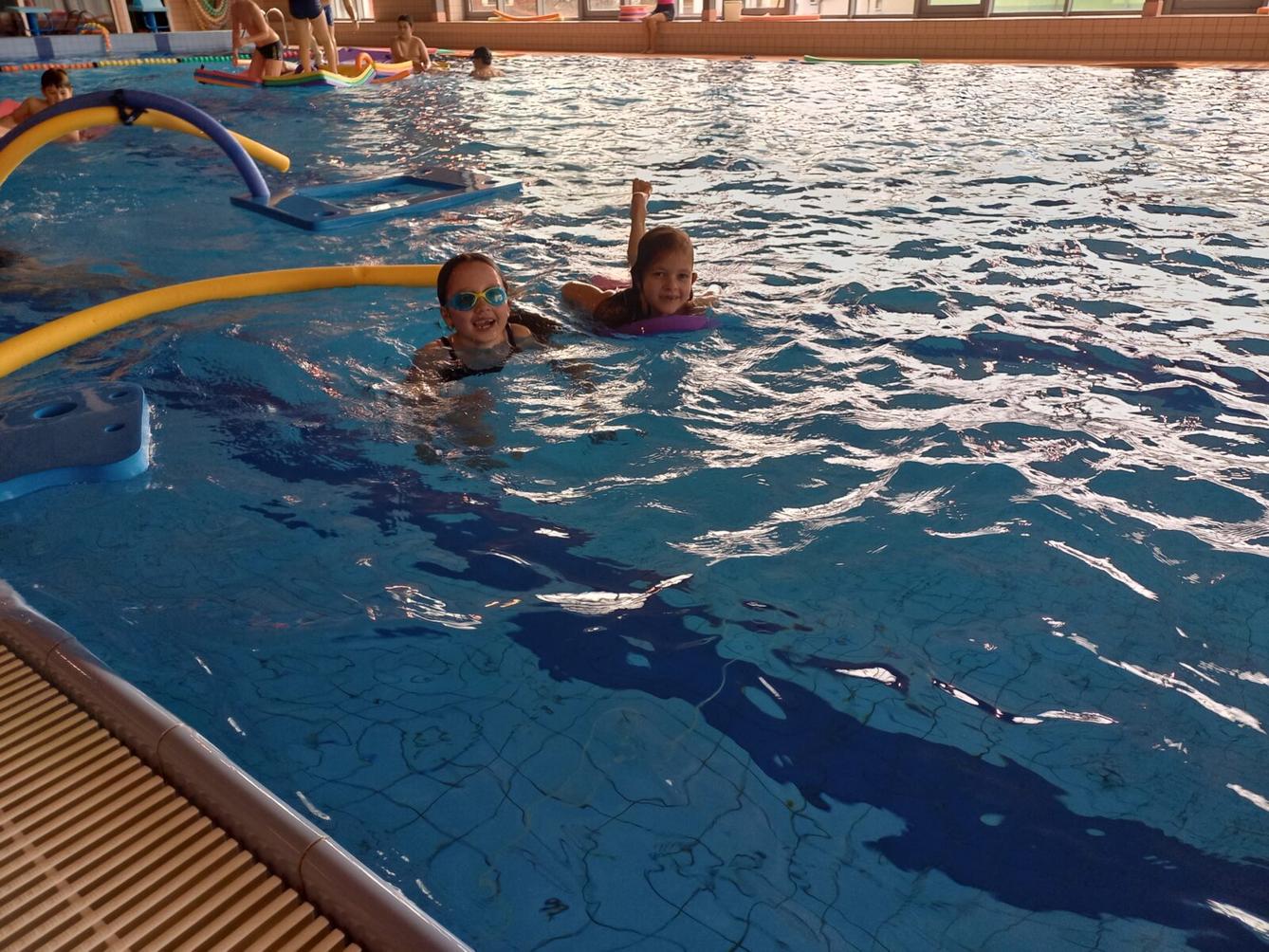 Ukončení plaveckého výcviku - 1. a 5. třída - 15