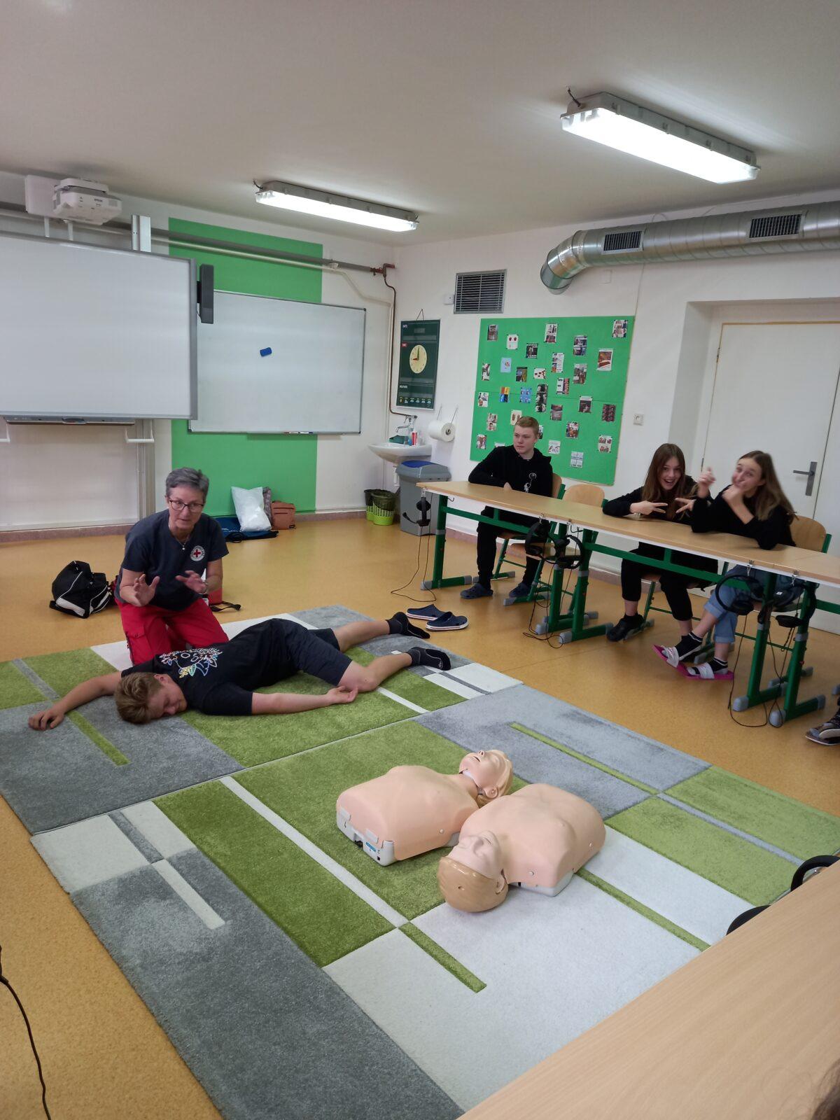 1. pomoc v 8. třídách - 1