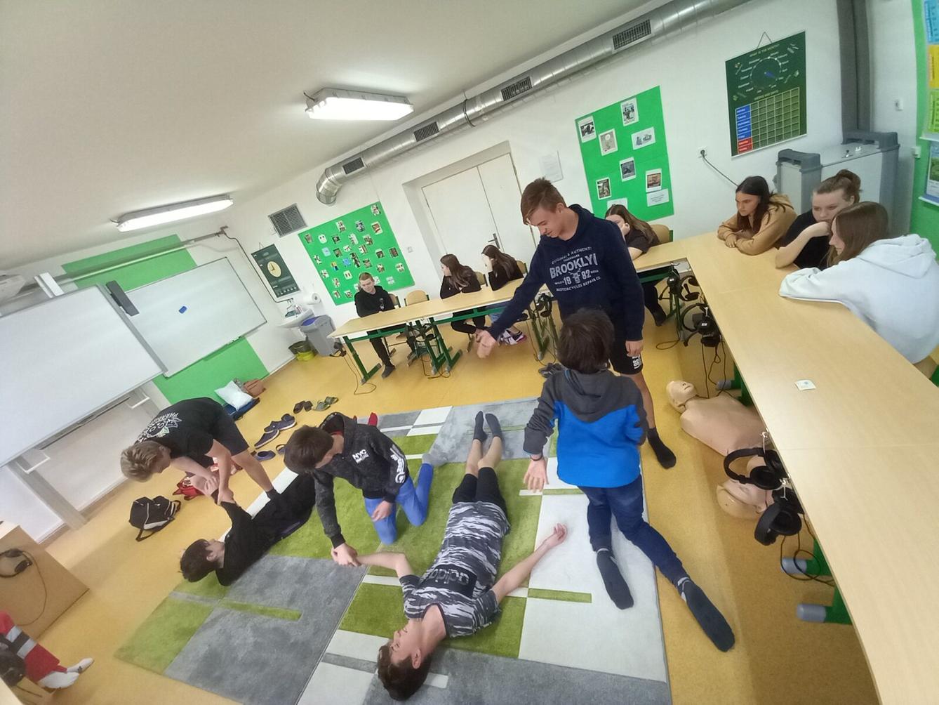 1. pomoc v 8. třídách - 10