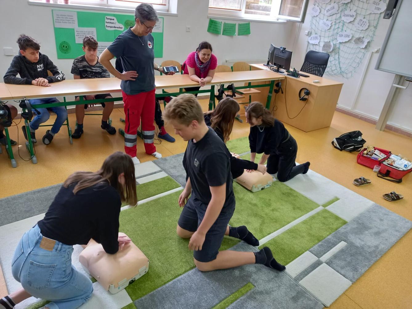 1. pomoc v 8. třídách - 13