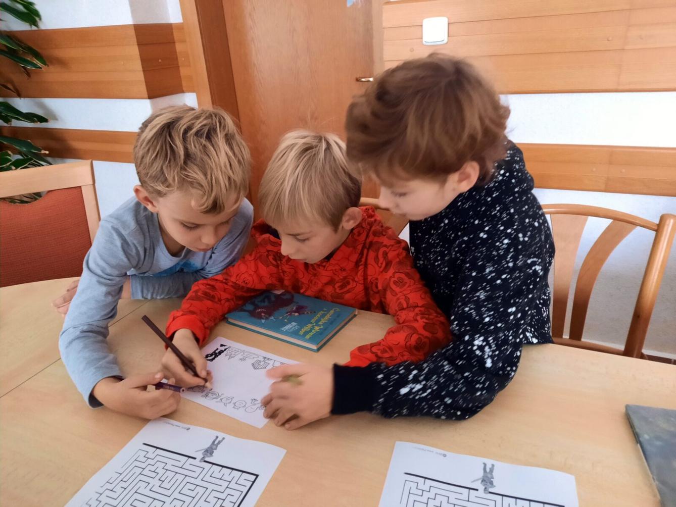 5. 10. - 1.B v obecní knihovně - 12