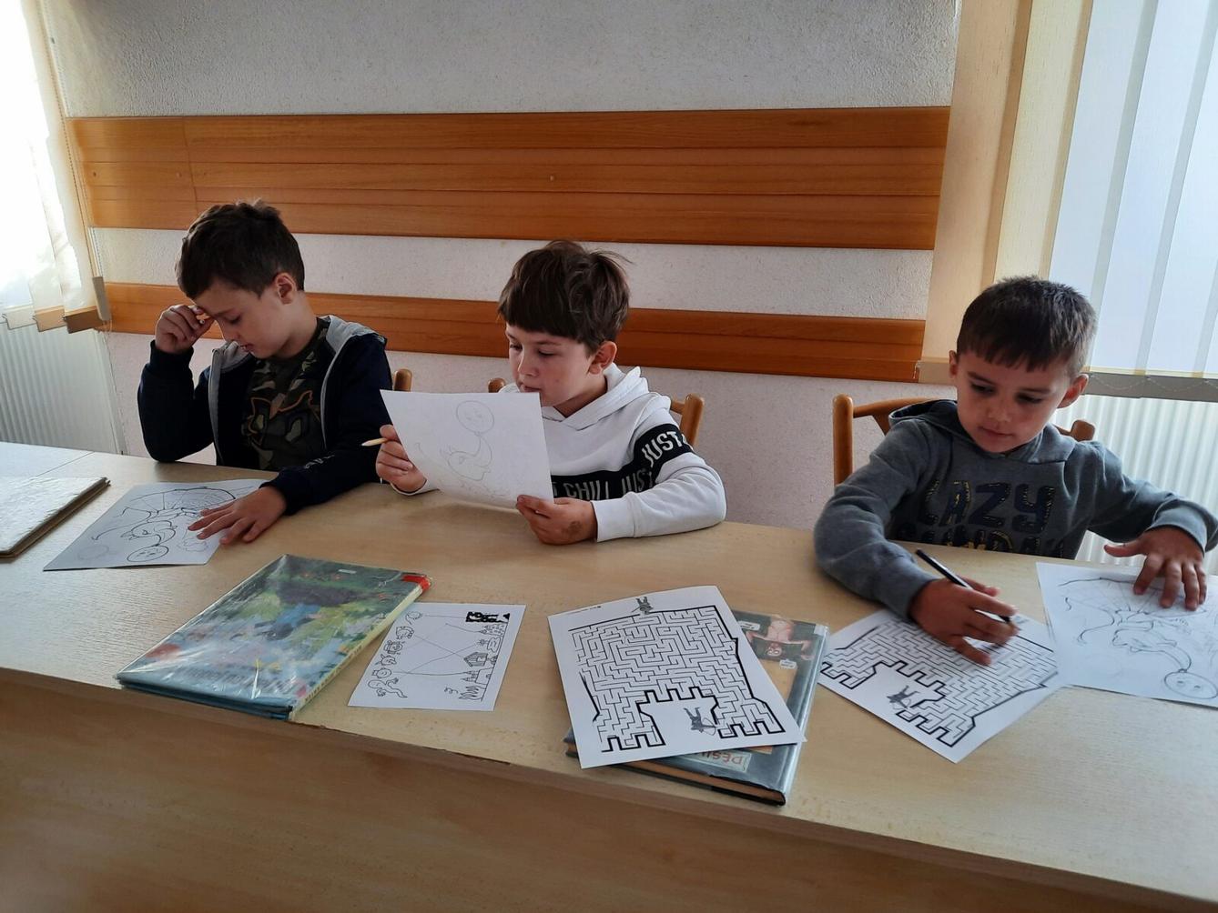 5. 10. - 1.B v obecní knihovně - 17