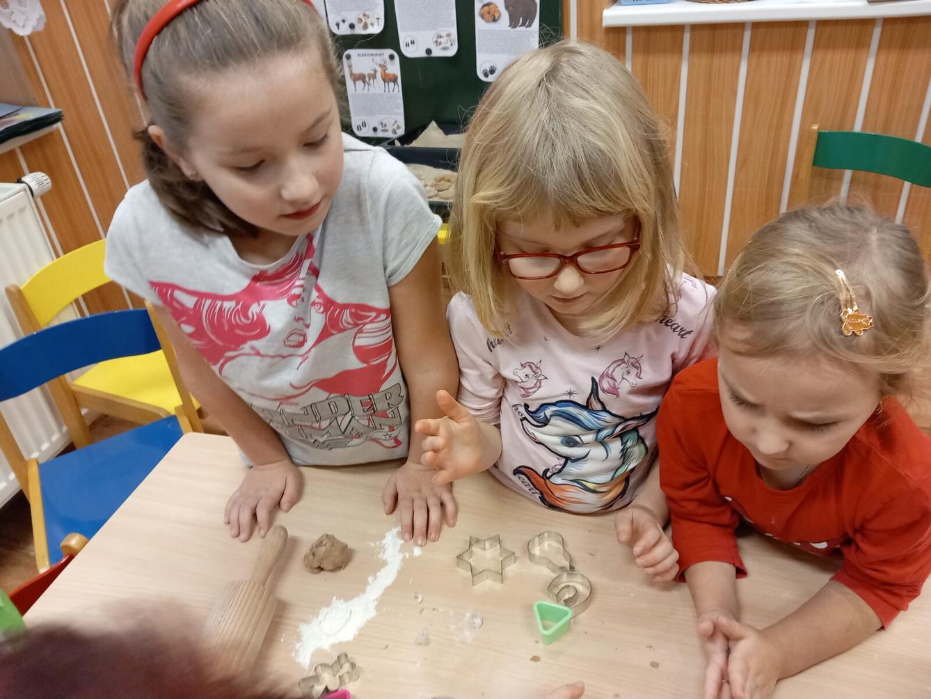 Pečení a zdobení perníčků a strojení stromečku... - 2