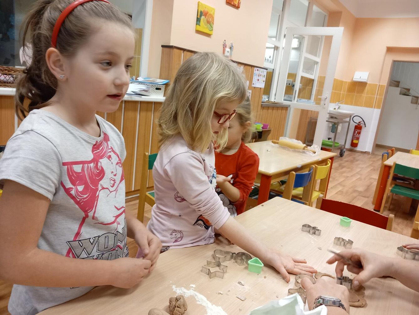 Pečení a zdobení perníčků a strojení stromečku... - 3