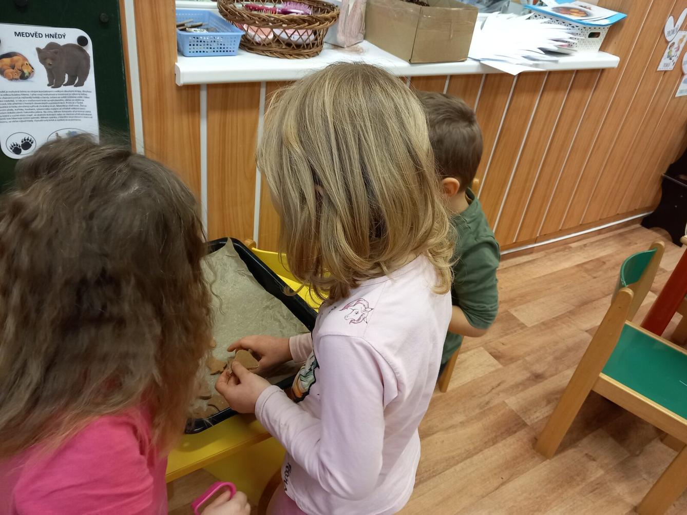 Pečení a zdobení perníčků a strojení stromečku... - 7