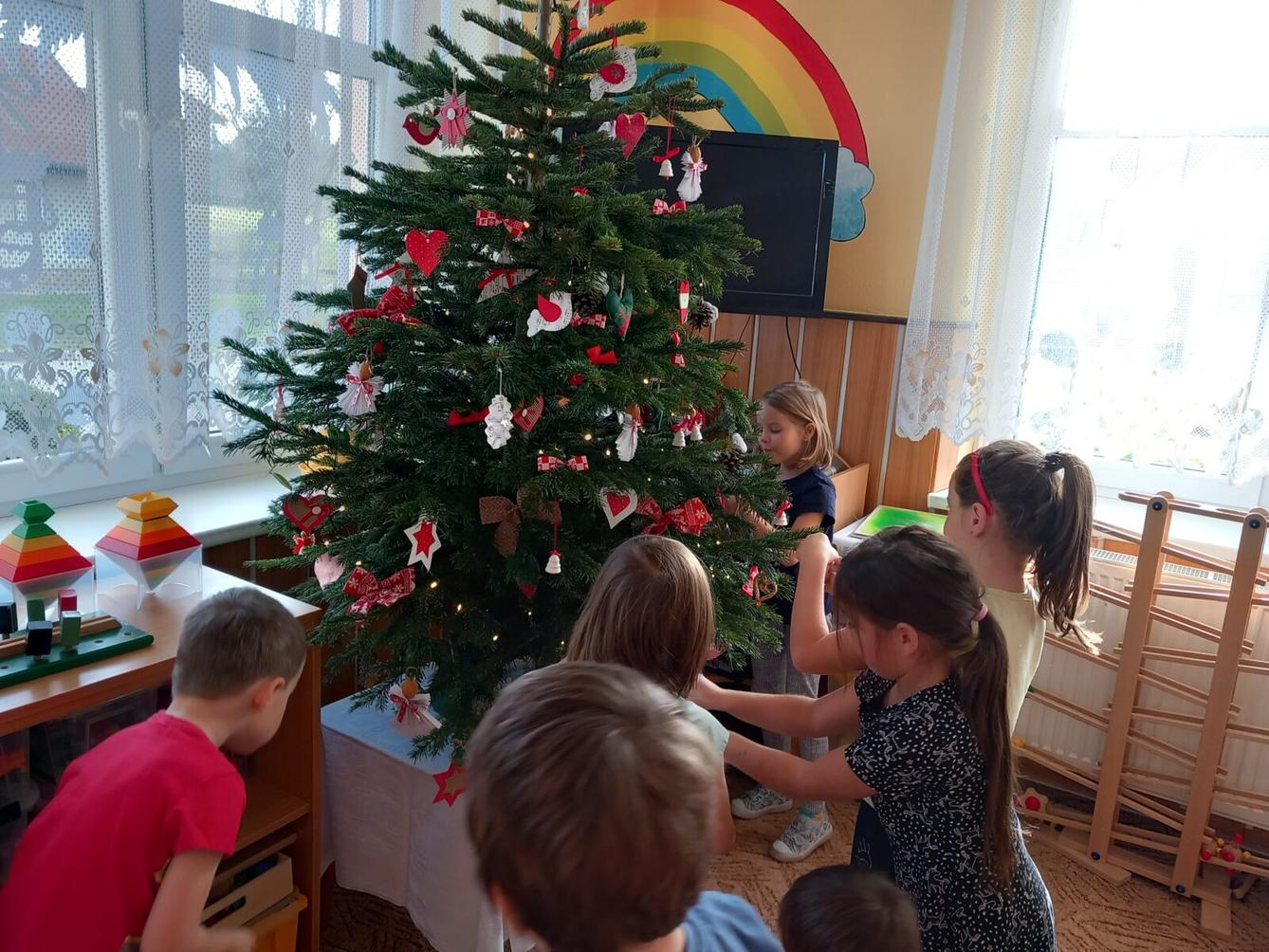 Pečení a zdobení perníčků a strojení stromečku... - 13