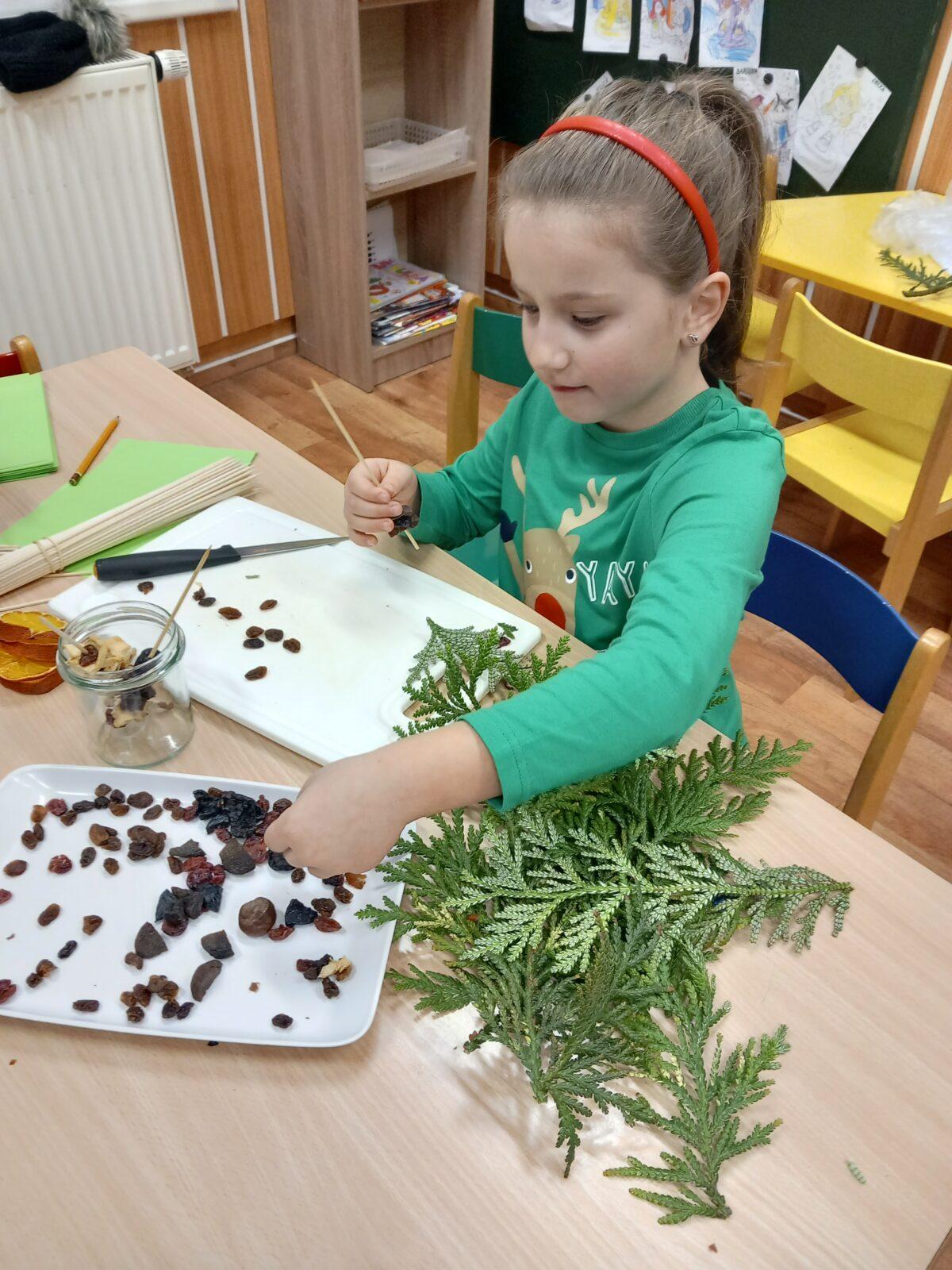 Dráčci s Námořníky při adventním vyrábění... - 4
