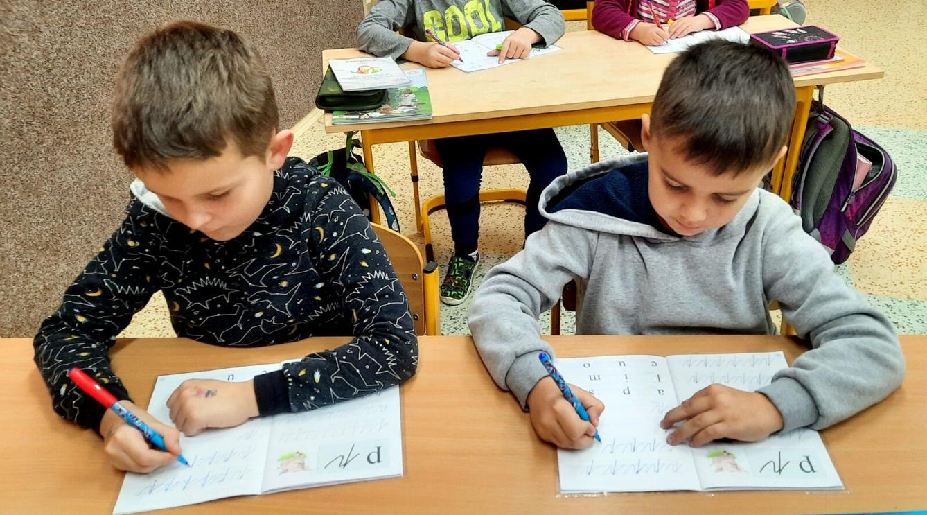 20. 12. Předávání pera v 1.B - 8