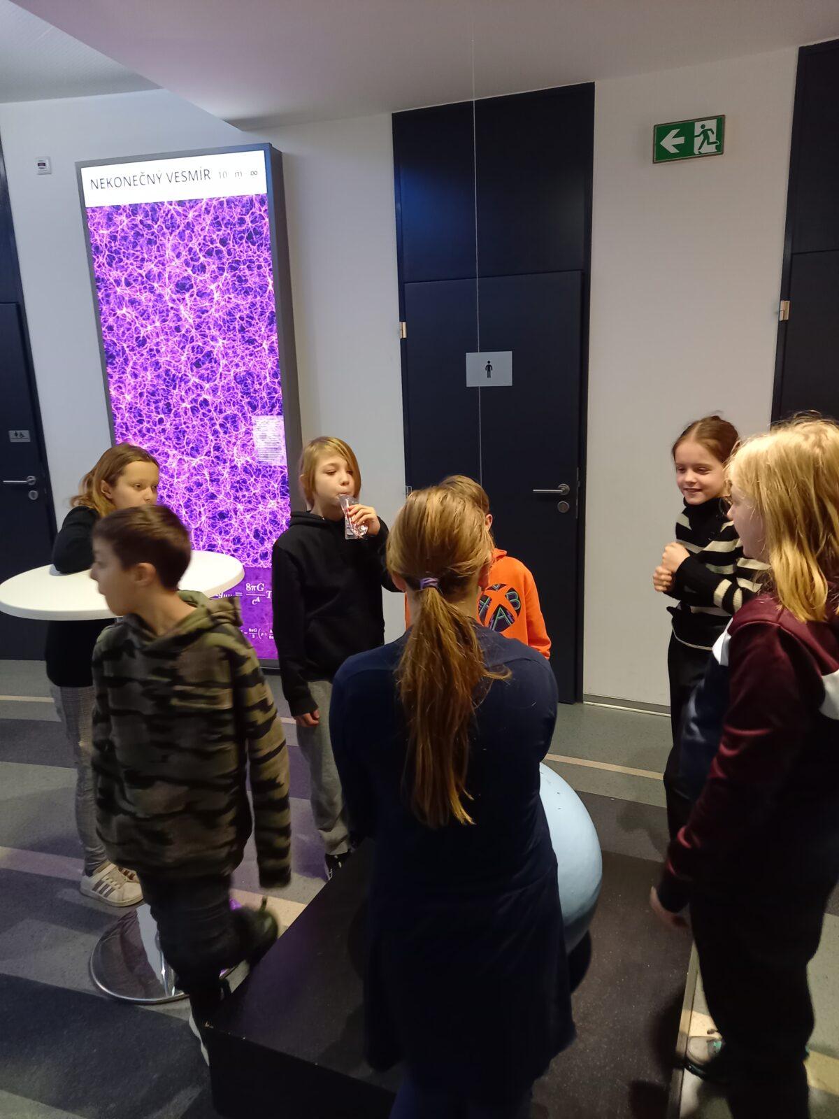5. třída v Planetáriu v Hradci Králové - 13