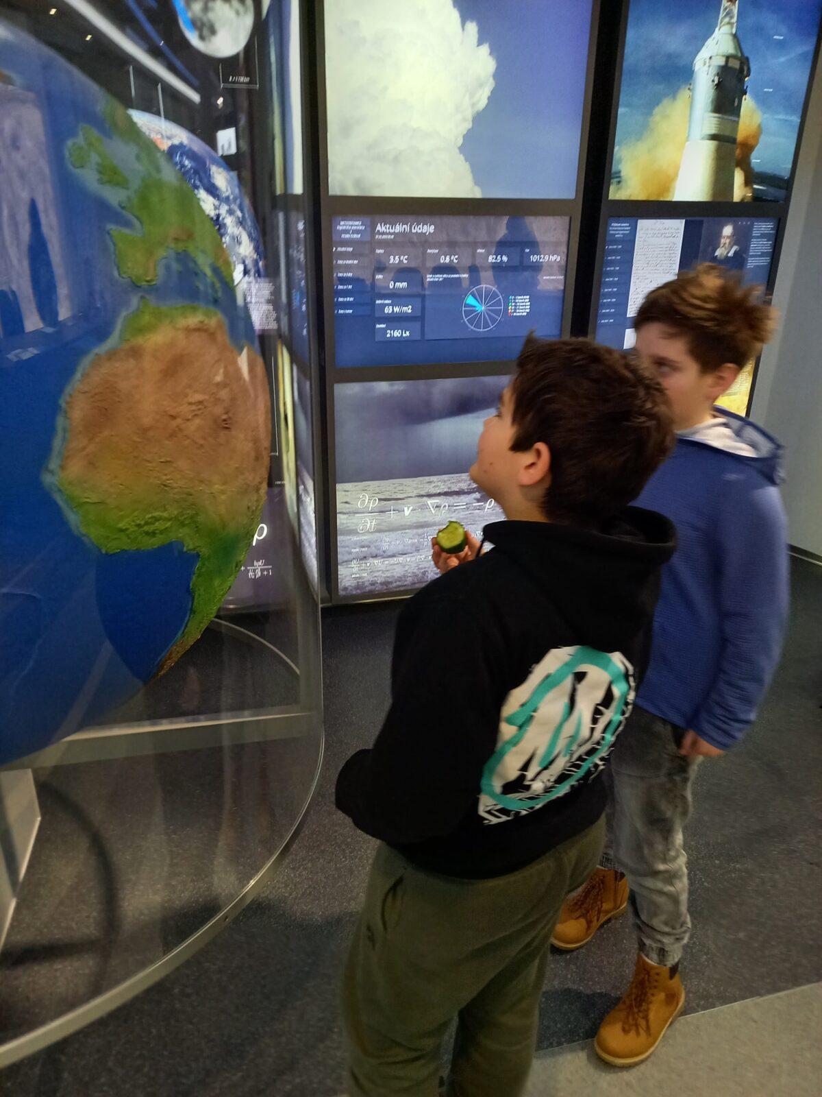 5. třída v Planetáriu v Hradci Králové - 14