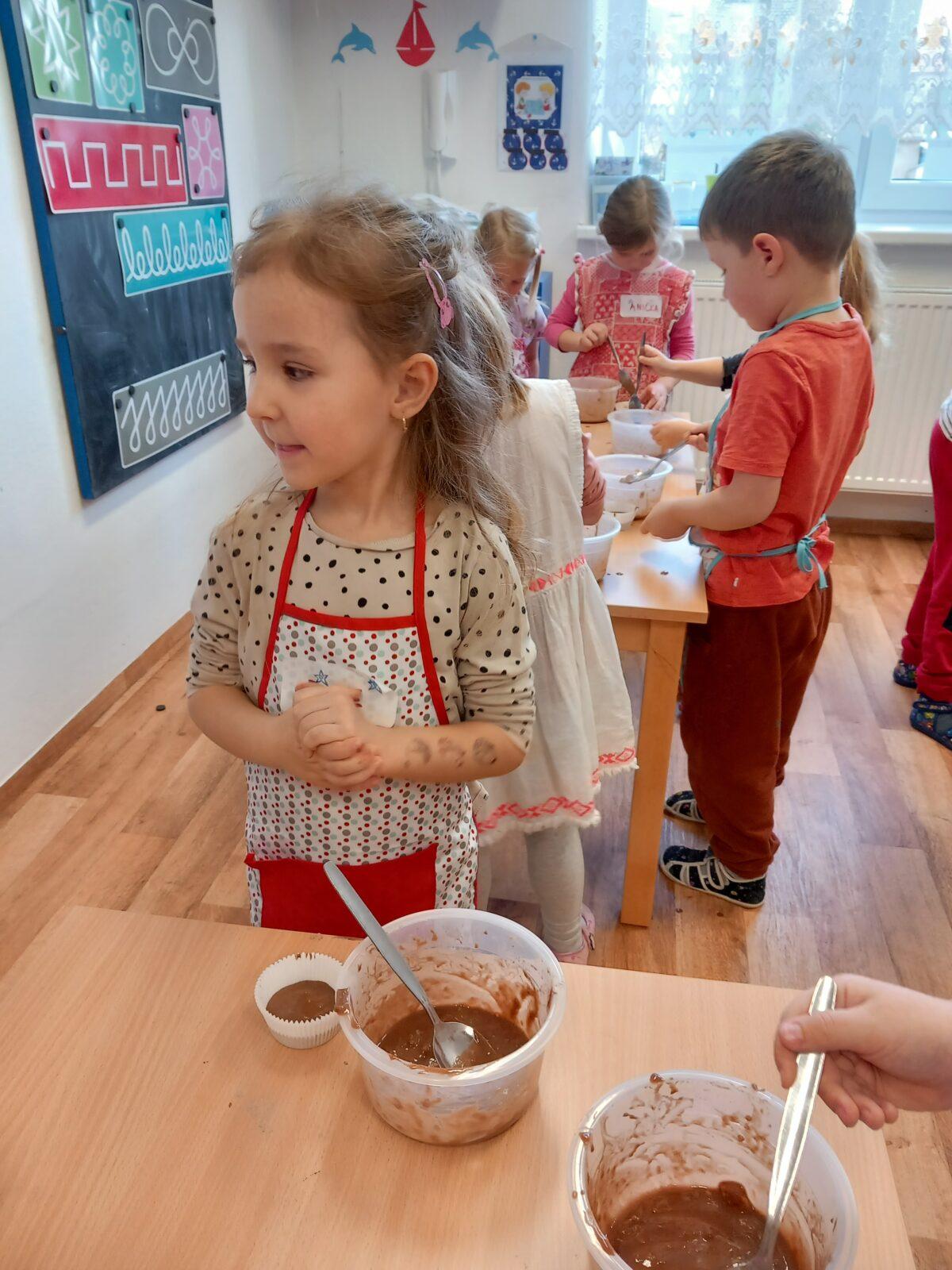 Pan kuchař a pečení muffinů - 28