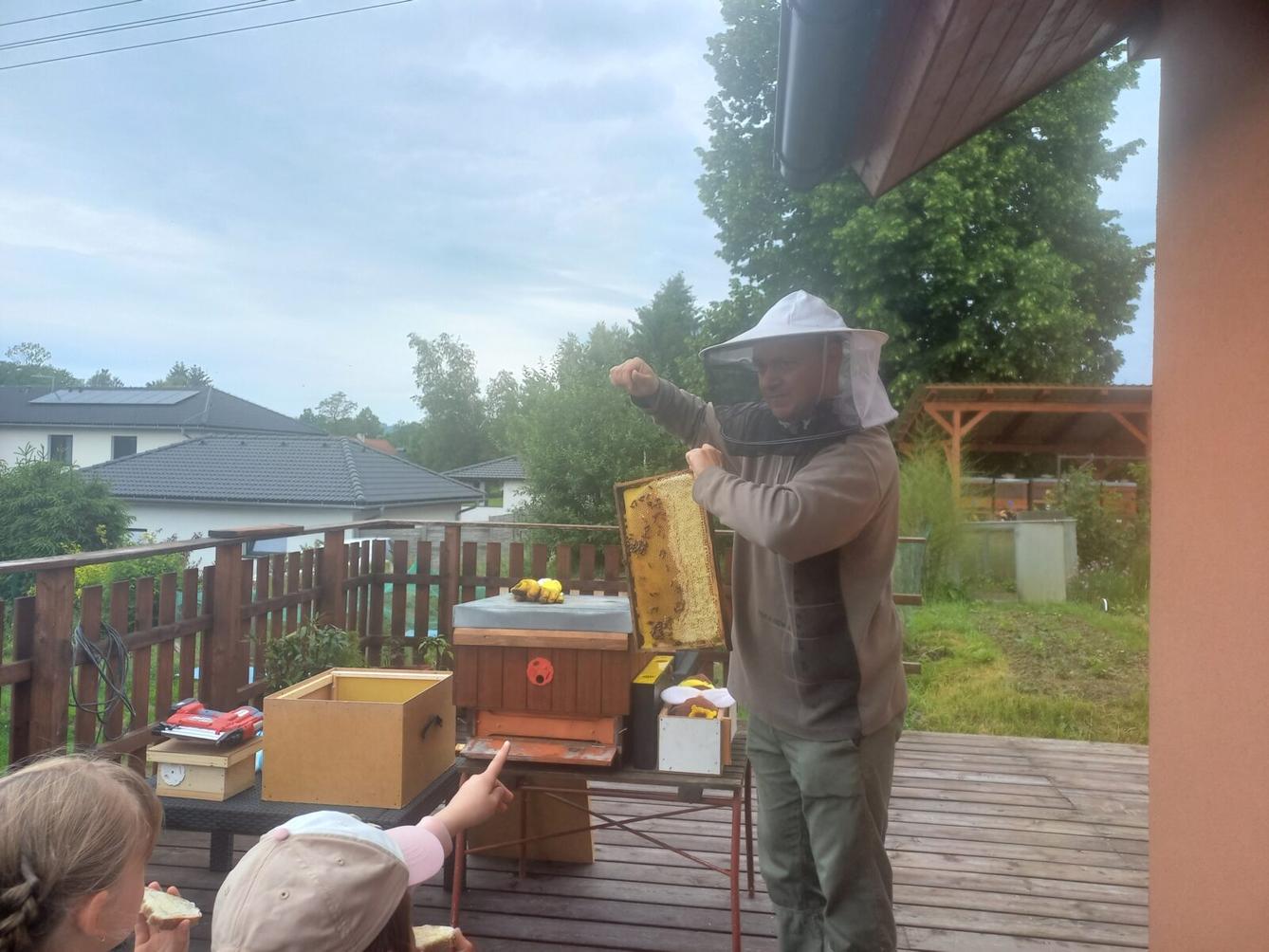 Den se včelami 2. třída - 12